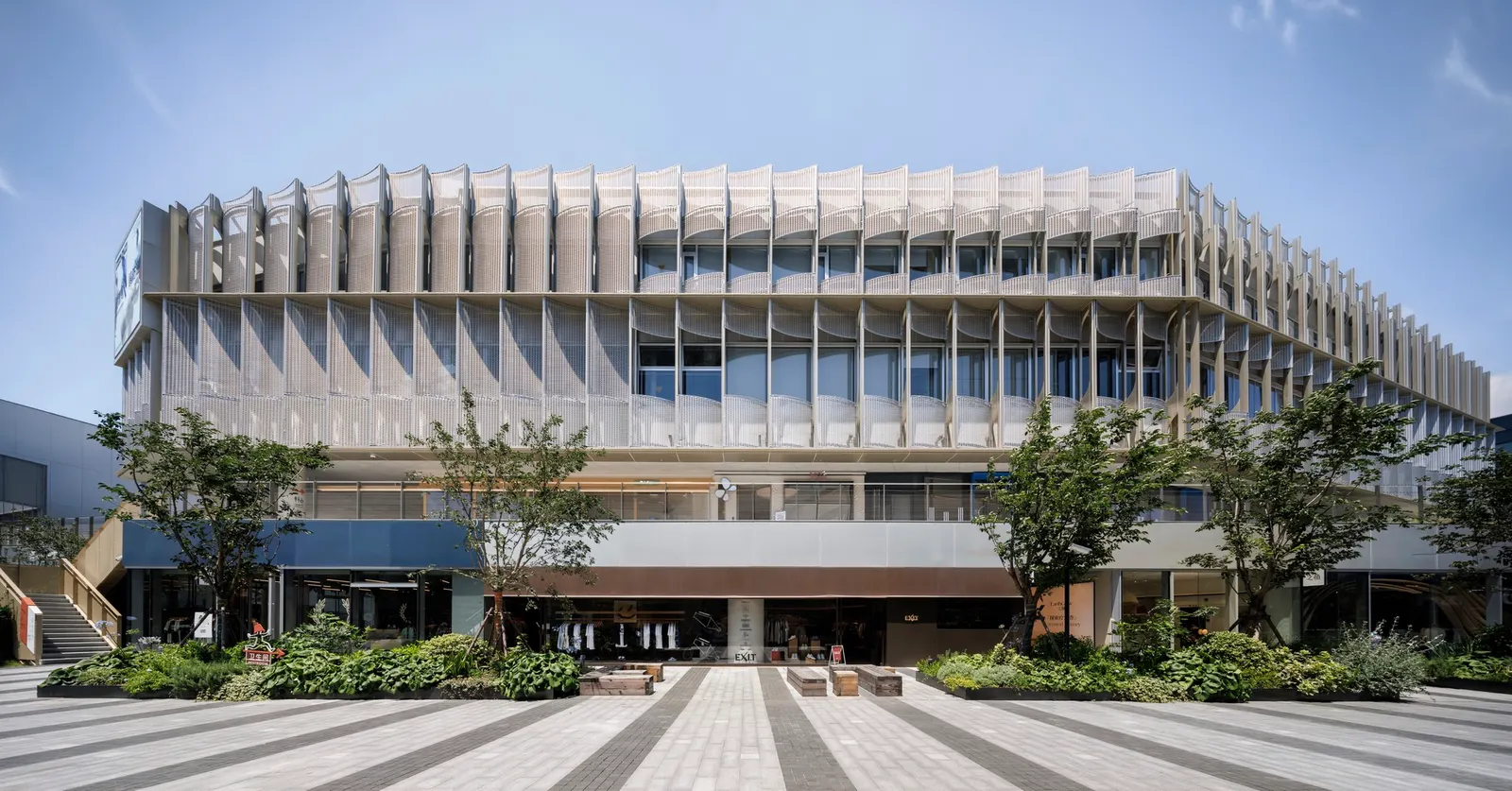 West Bund Dream Center BLDG1+BLDG3 / HCCH Studio