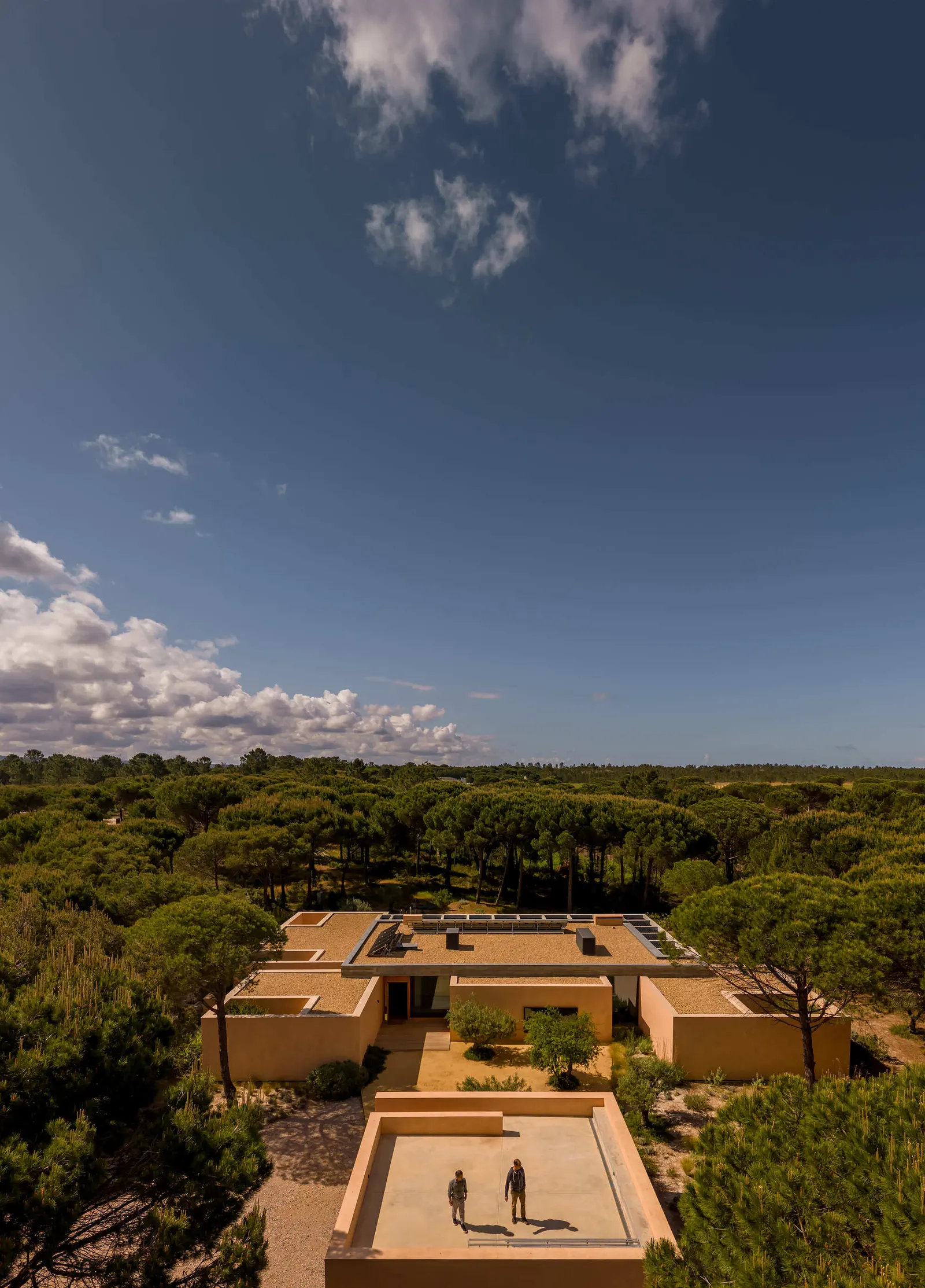 Casa Muda L13 / Pereira Miguel Arquitectos