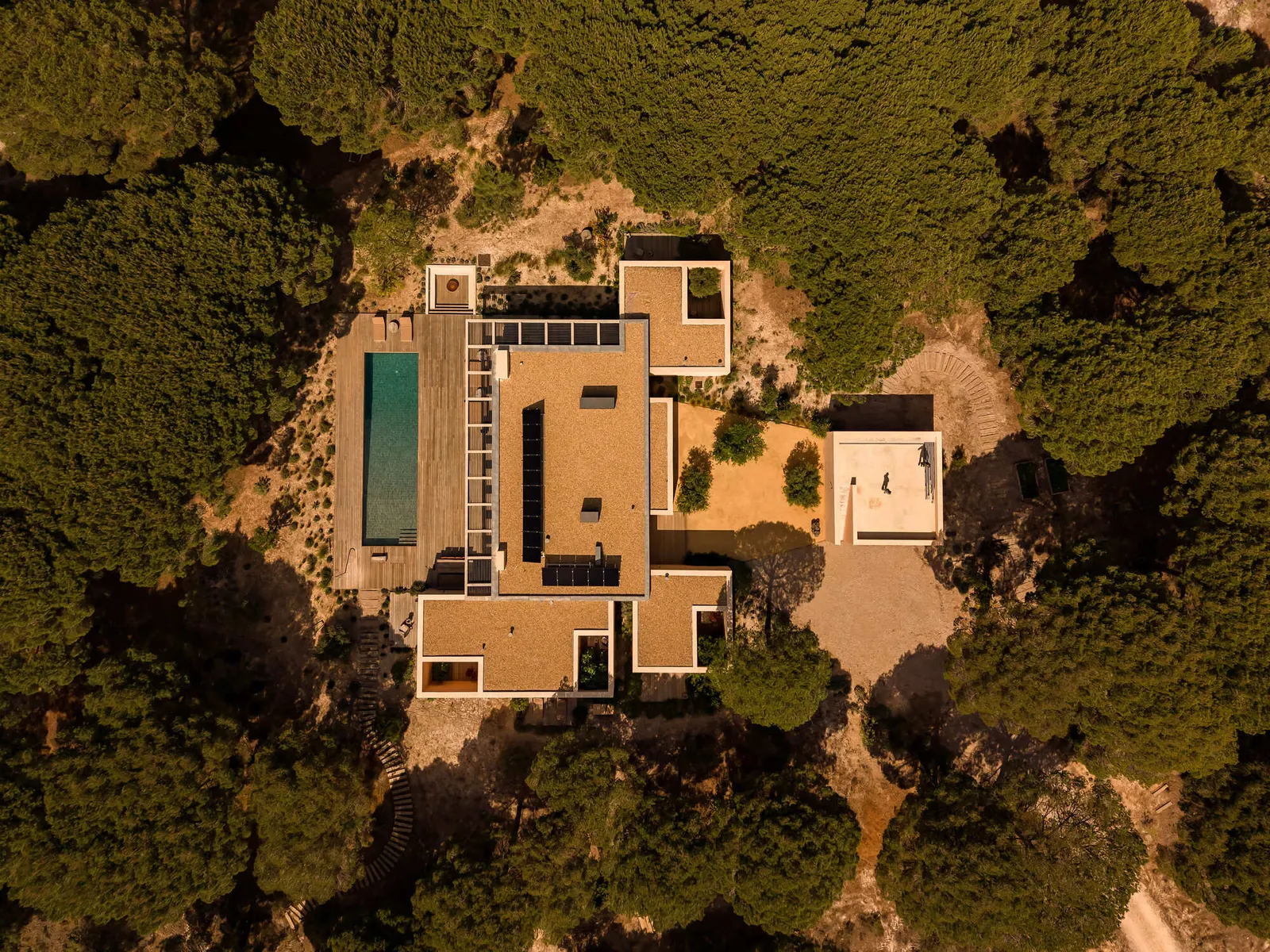 Casa Muda L13 / Pereira Miguel Arquitectos