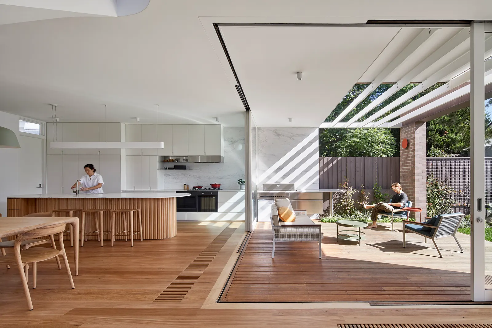 Fringe Dweller Residence / Mihaly Slocombe — скульптурное расширение дома в Clifton Hill