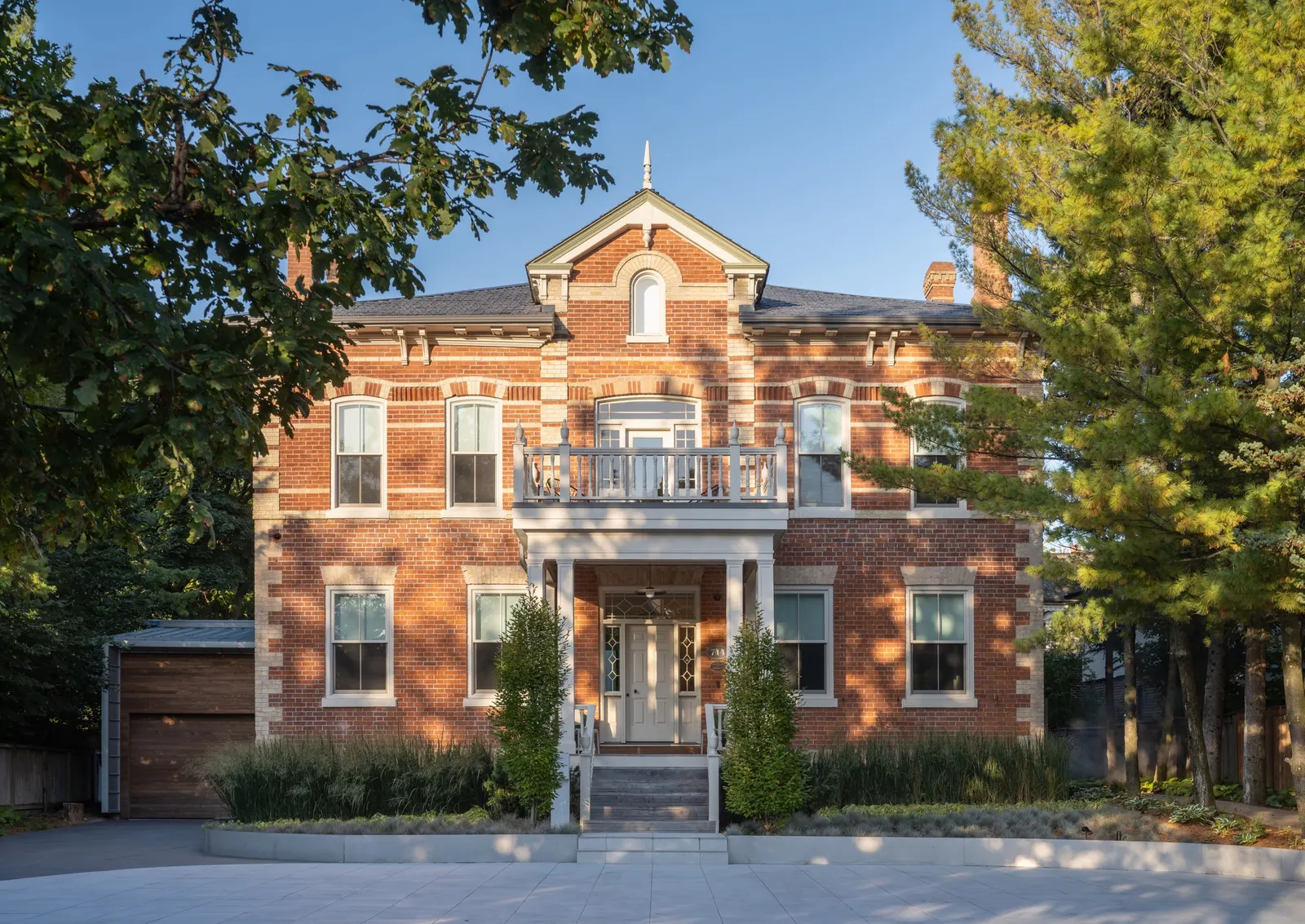 Snider House в Торонто: реставрация исторического дома 1828 года от Giannone Petricone Associates Inc. Architects
