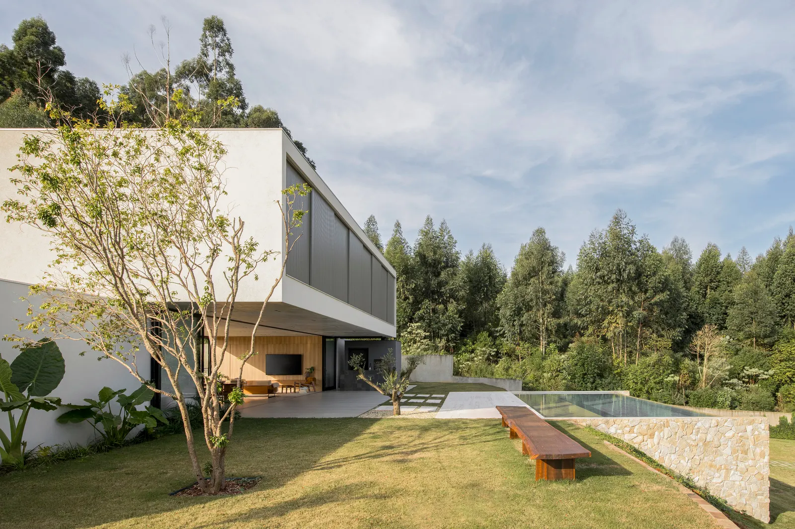 Bom Retiro House / Michel Macedo Arquitetos
