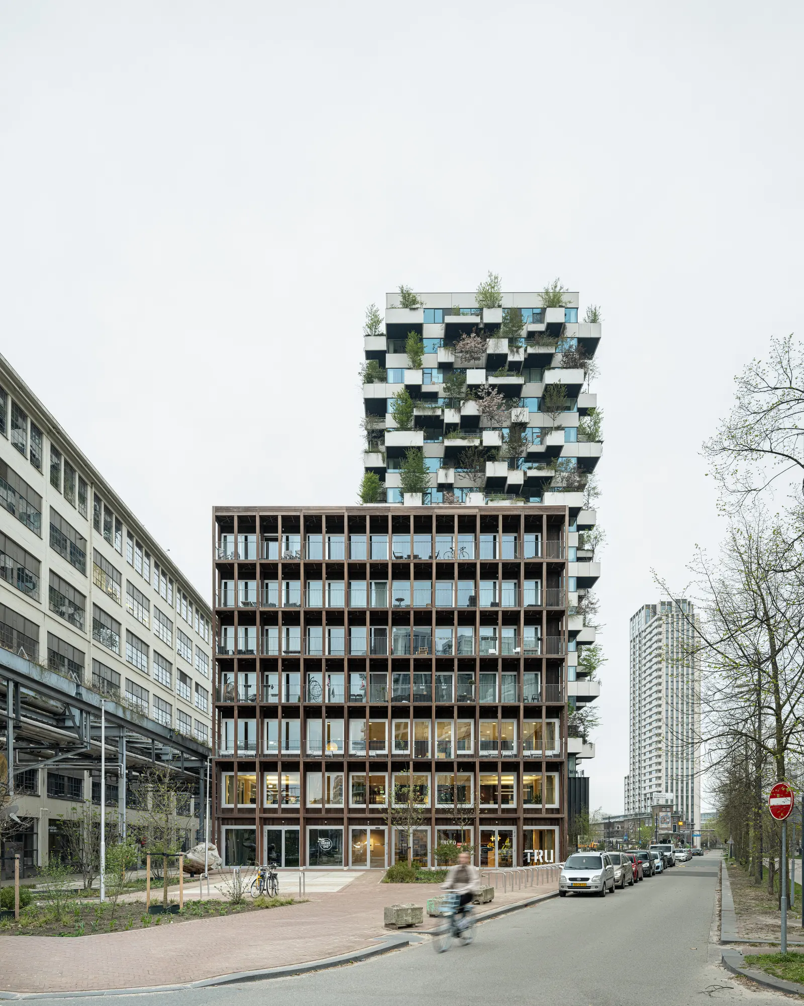 Matchbox / KAAN Architecten: компактный деревянный mixed-use проект в Strijp-S
