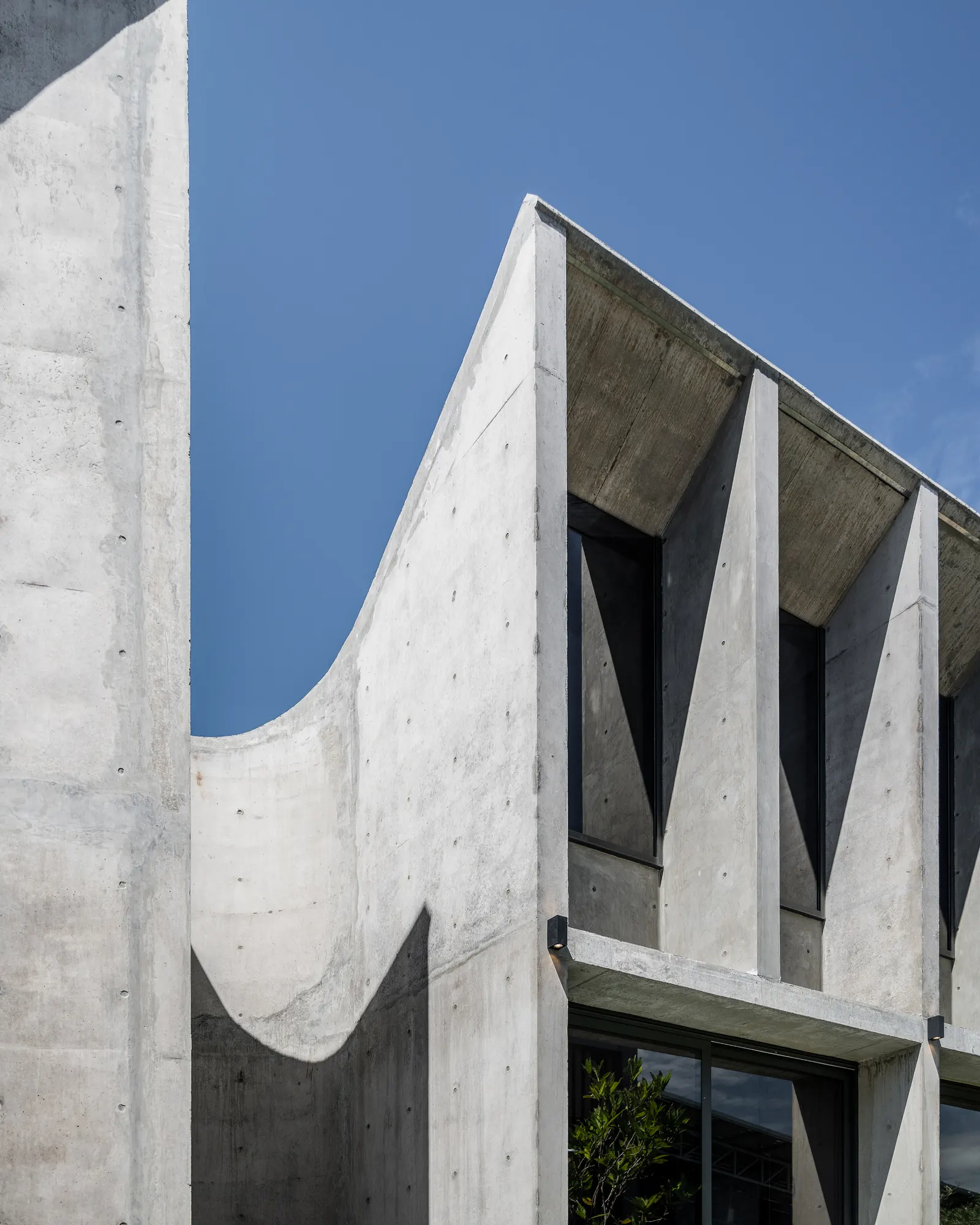 Novolife Headquarters Office / Studio Krubka