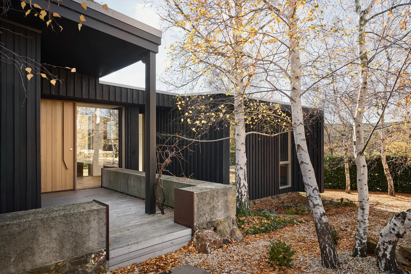 The Plinth House 2 / Luke Stanley Architects