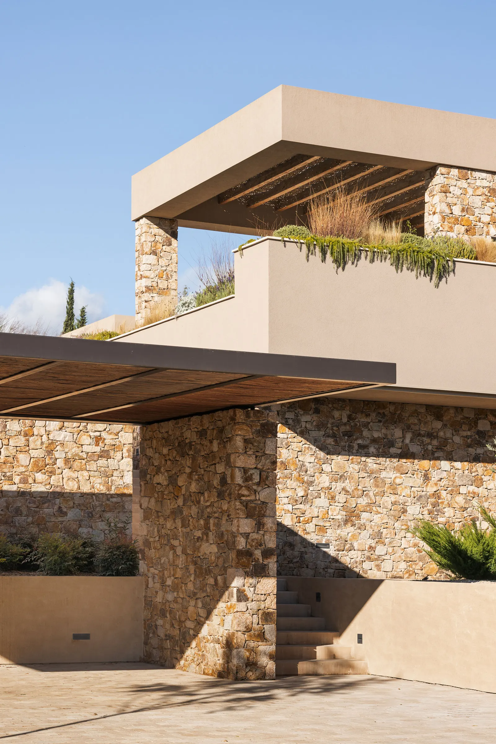 Mediterranean House / Dom Arquitectura