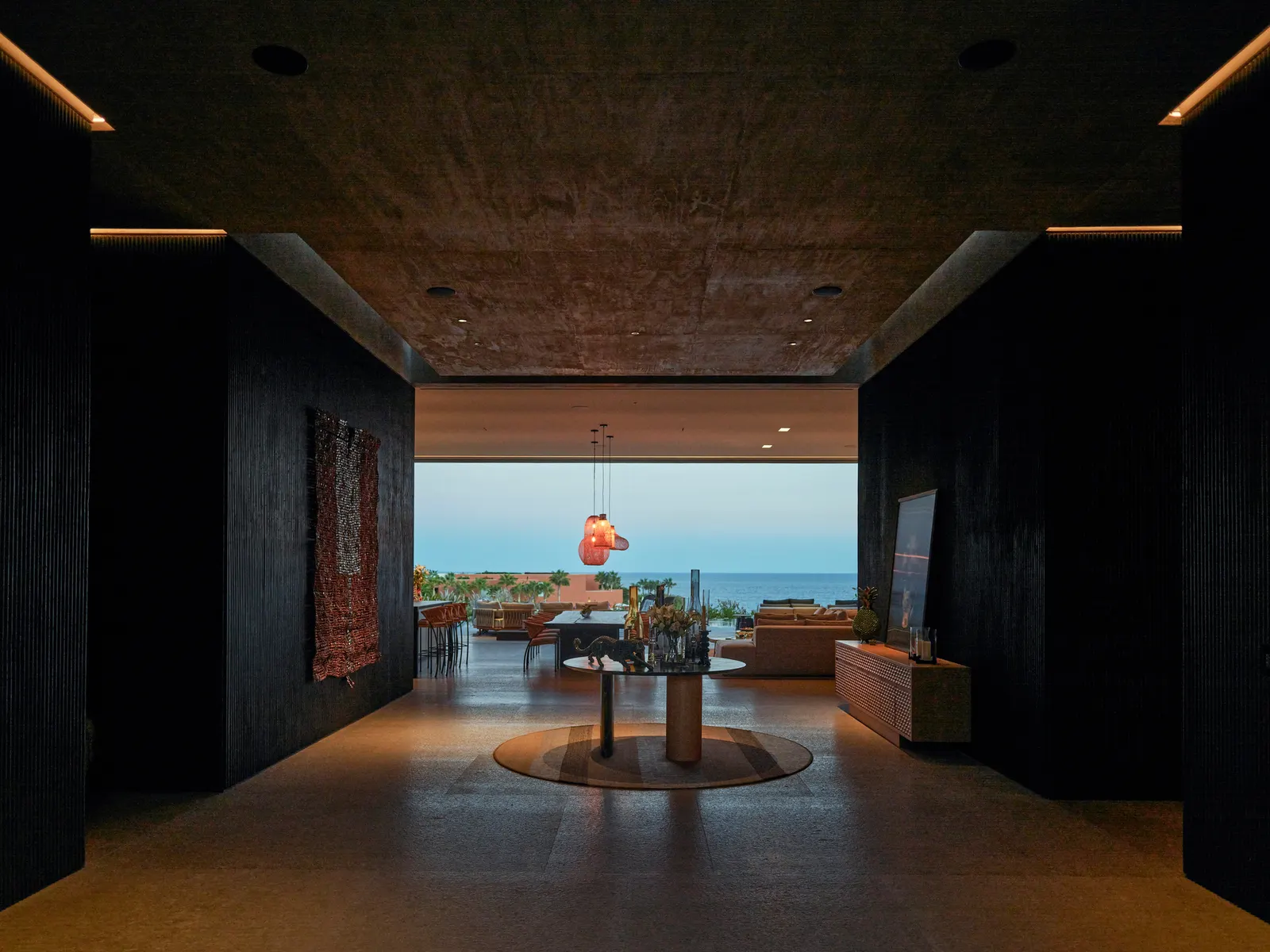 Casa Loto / Ezequiel Farca Studio: одноэтажная резиденция на участке с видом на океан