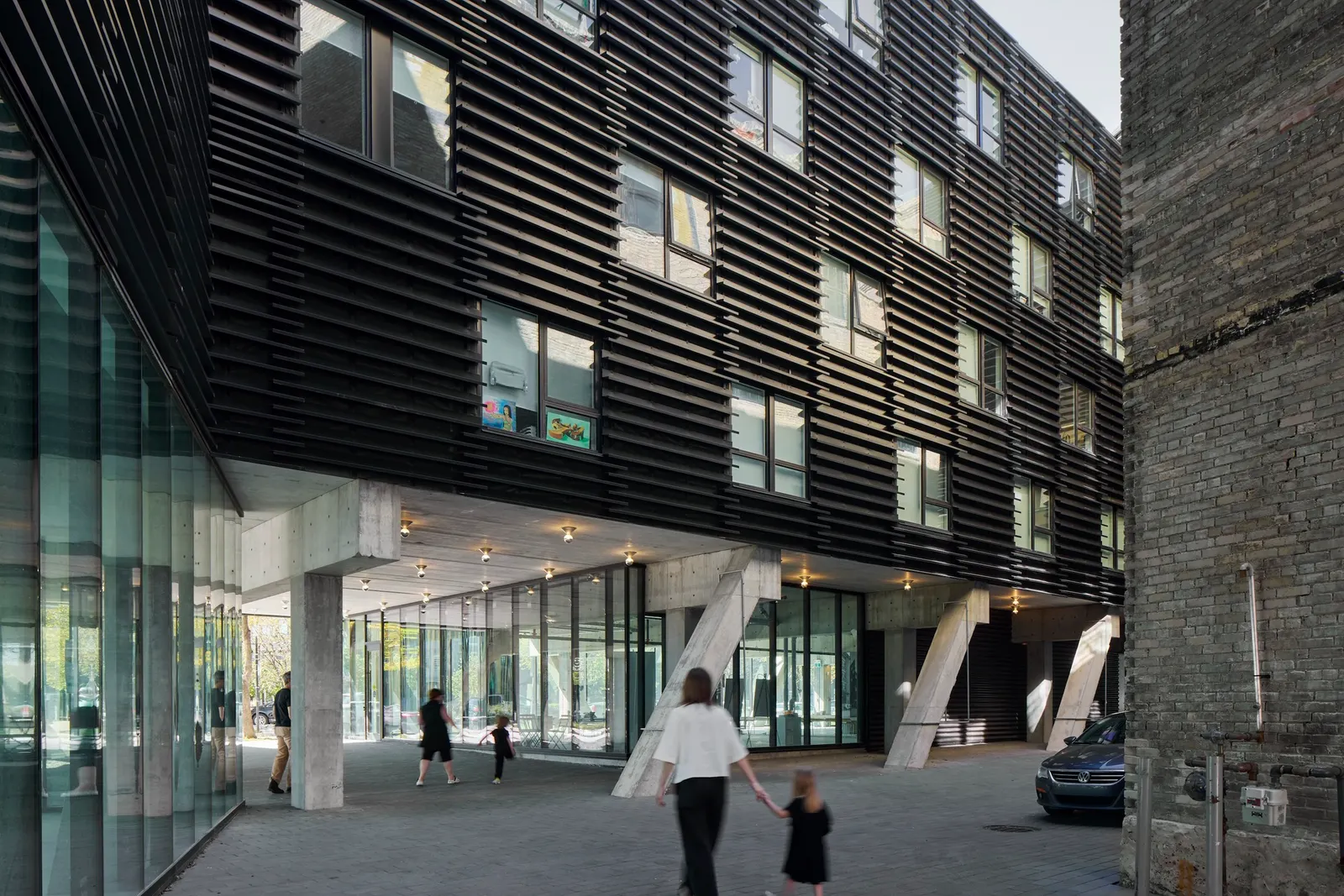 90/100 Mixed Use Project / 5468796 Architecture