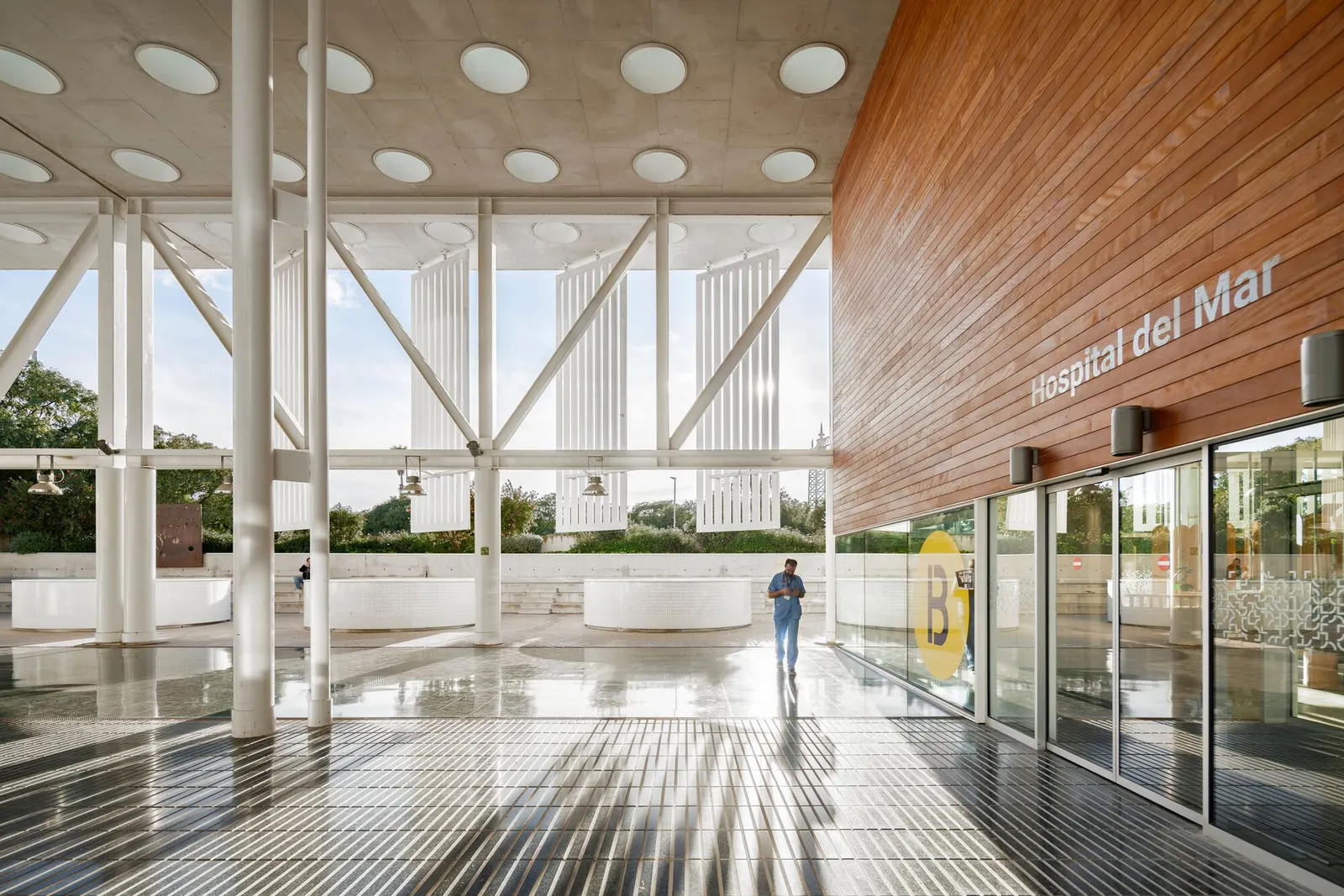 Расширение Hospital del Mar, этап 2 / PINEARQ + Brullet-De Luna Arquitectes