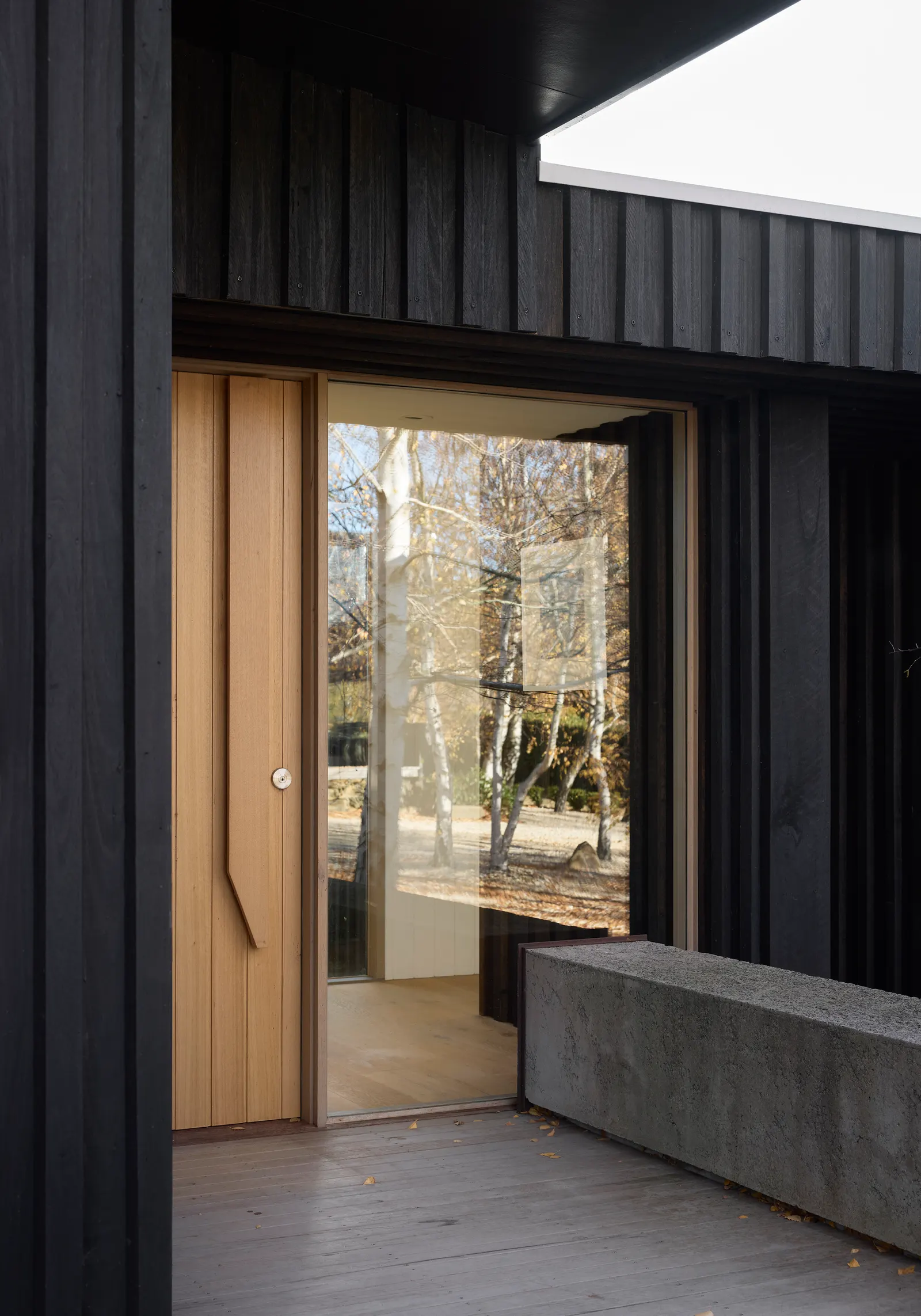 The Plinth House 2 / Luke Stanley Architects