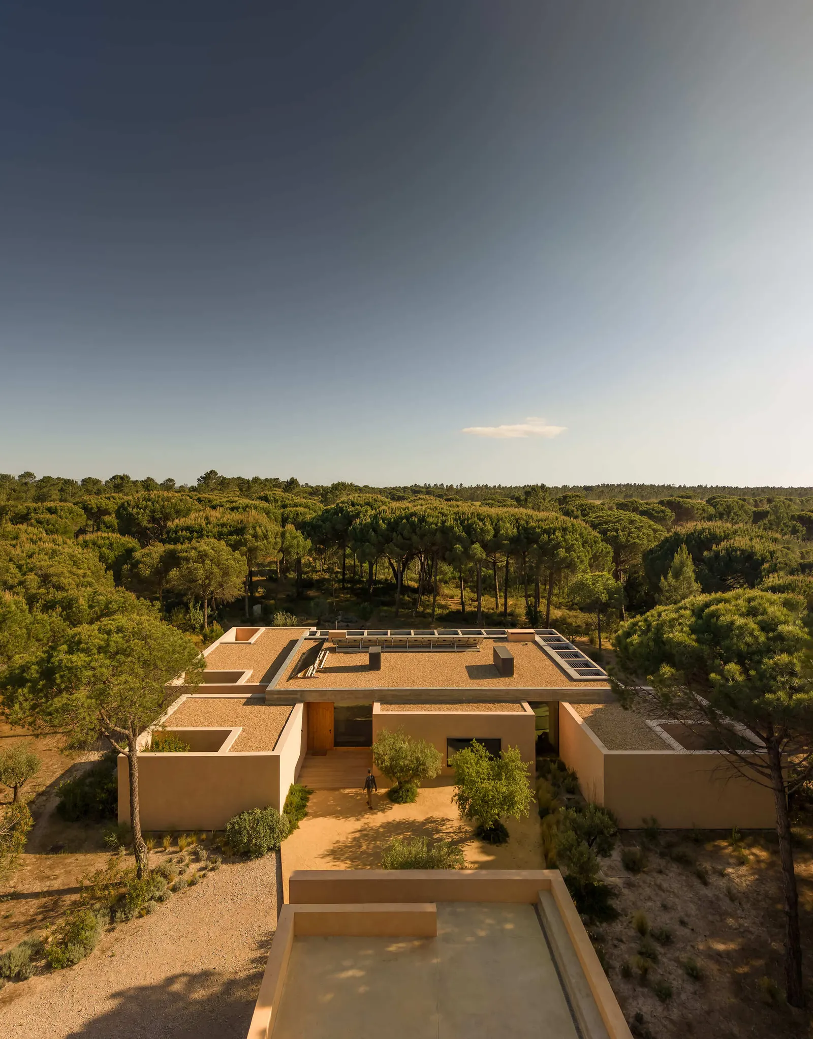 Casa Muda L13 / Pereira Miguel Arquitectos