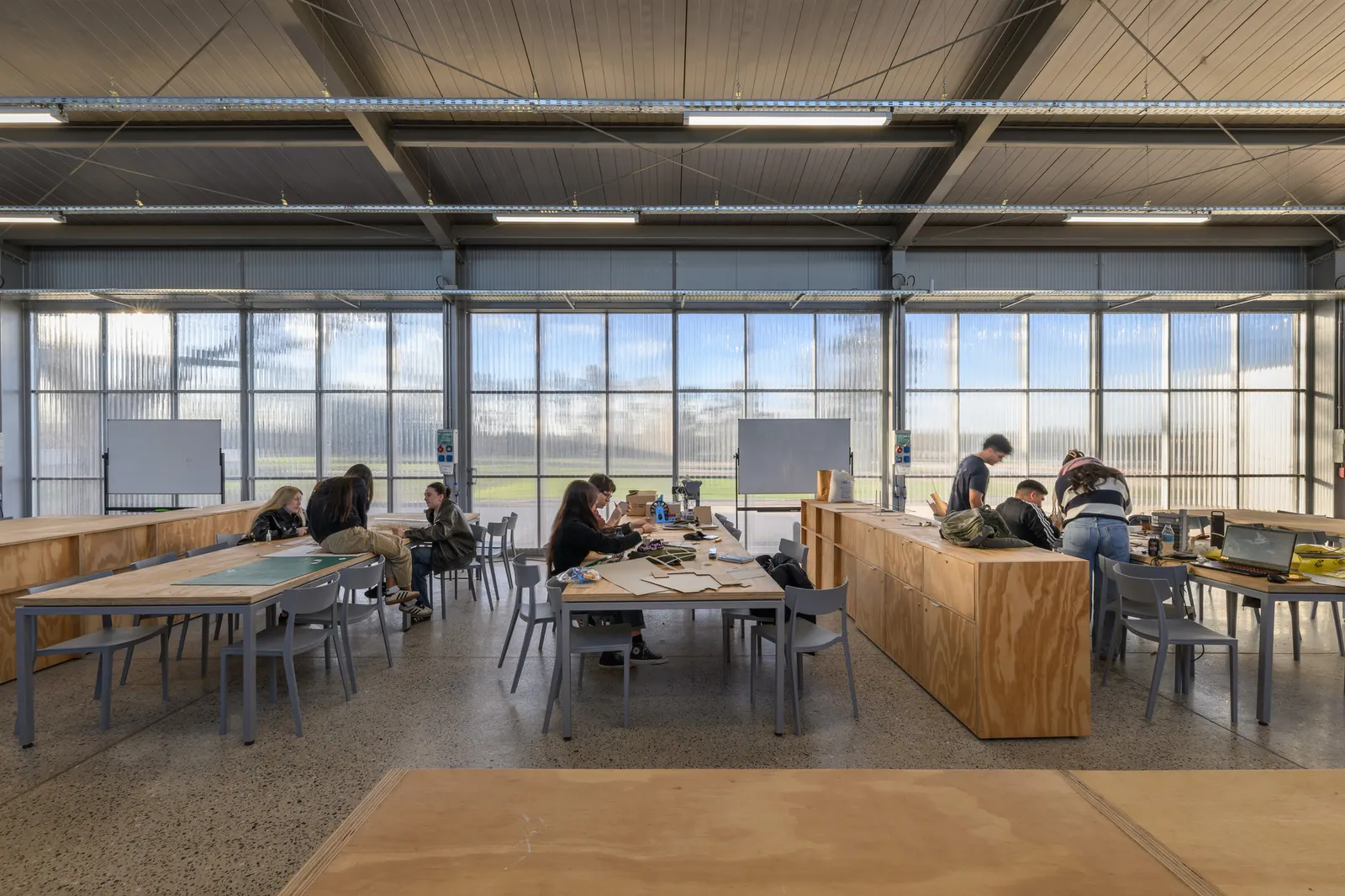 HUB UCC: пространство для инноваций Университета Католика де Кордова / BLT Arquitectos