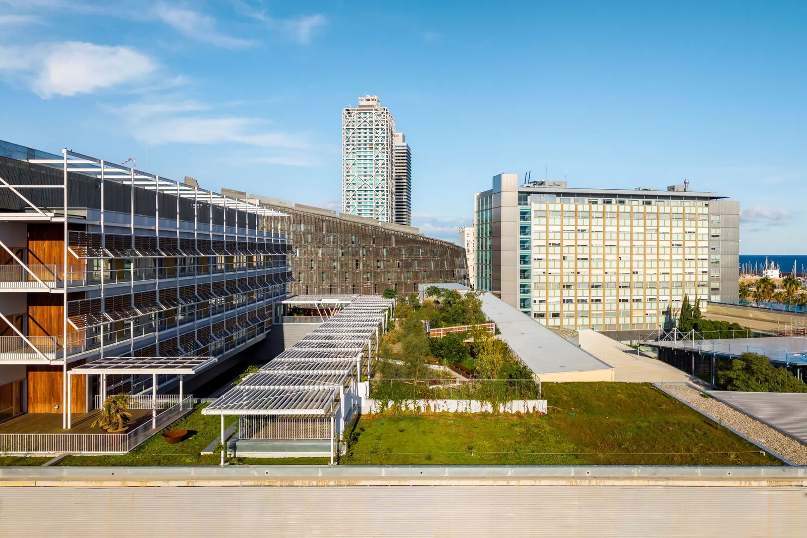 Расширение Hospital del Mar, этап 2 / PINEARQ + Brullet-De Luna Arquitectes