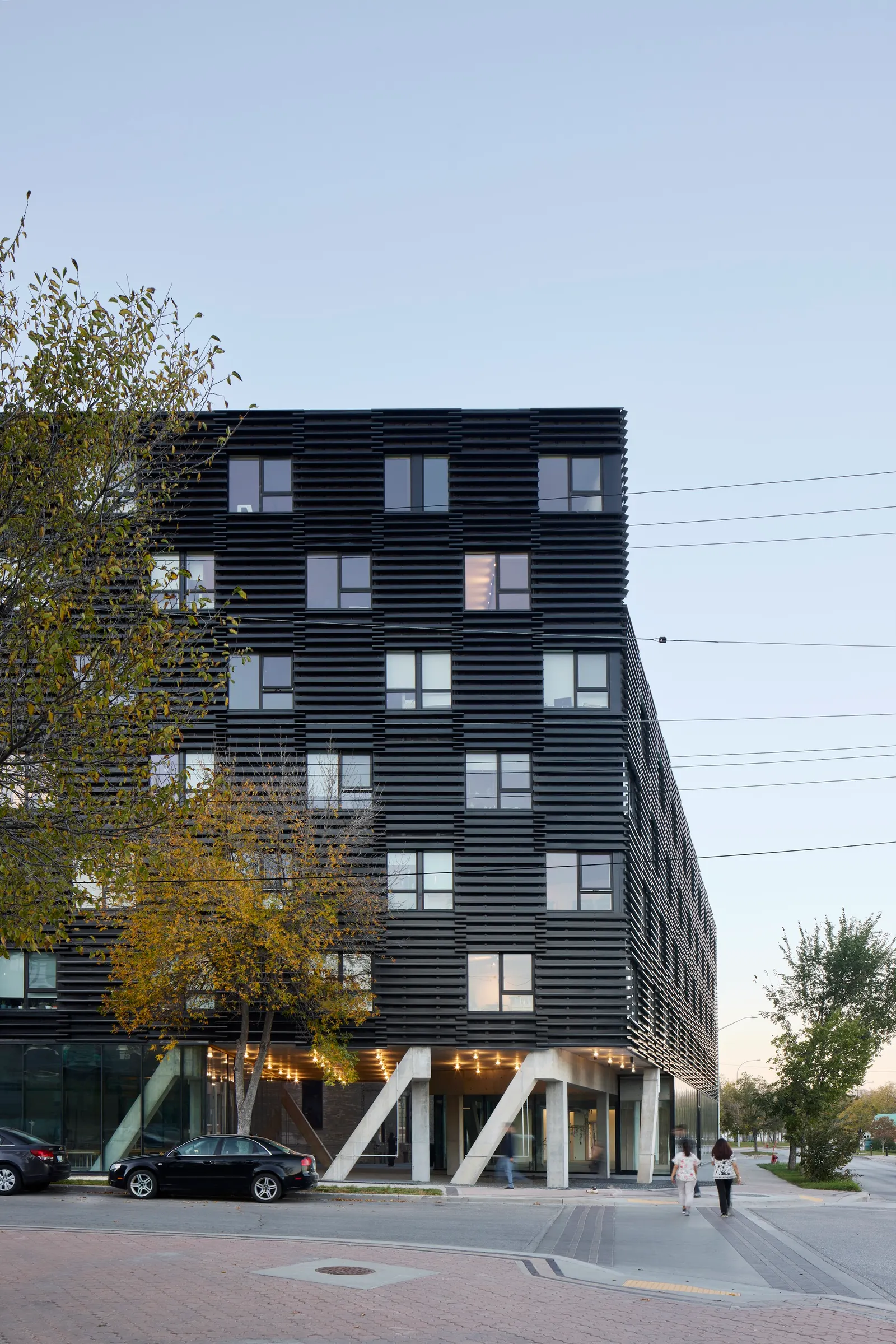 90/100 Mixed Use Project / 5468796 Architecture