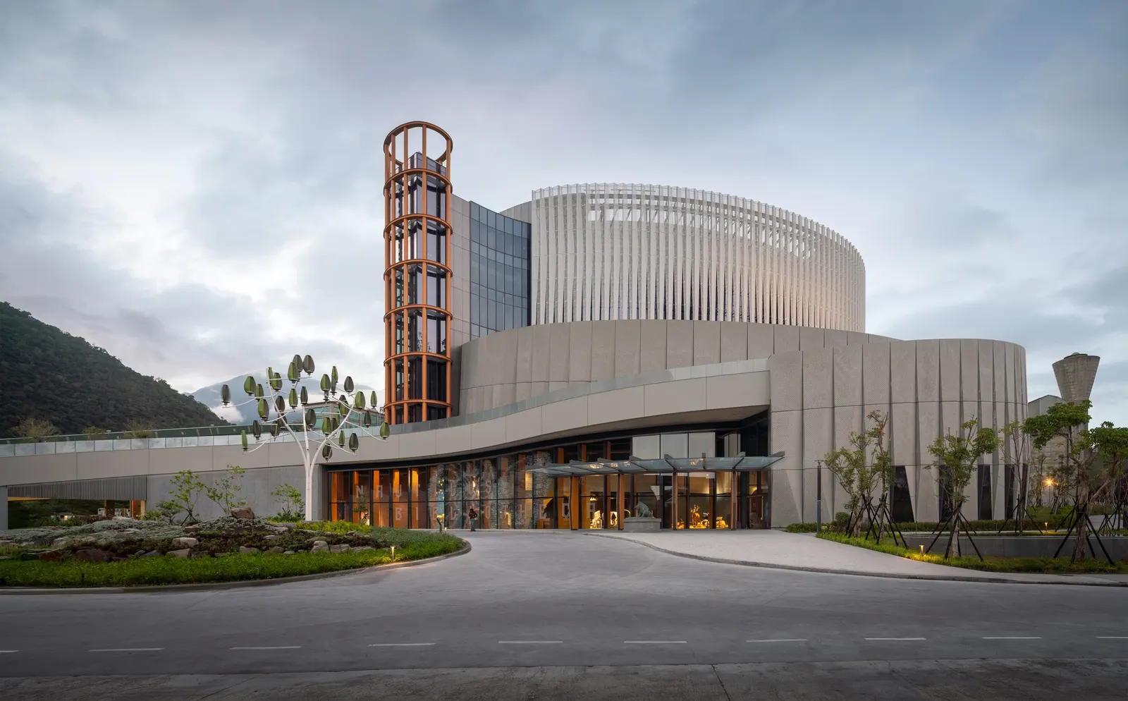 TCC DAKA Renewable Resource Recycling Center (RRRC) / KPF