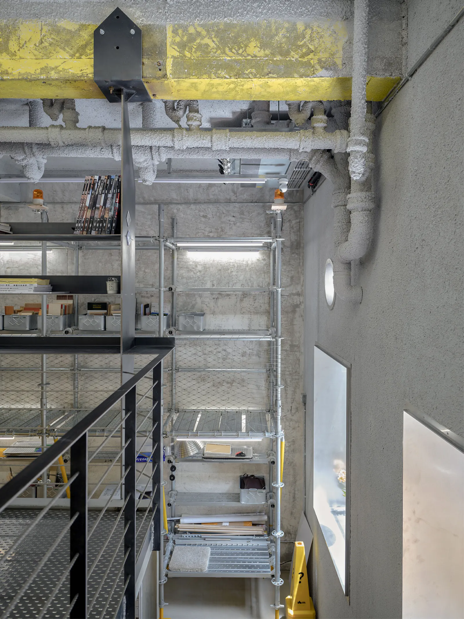 Semi-construction Site Office / ARCHWASTE