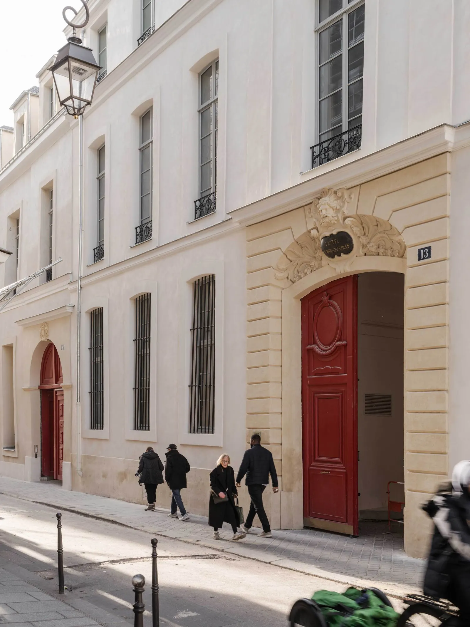 Rue Pavée: реконструкция исторического комплекса в парижском Марэ от MARS Architectes
