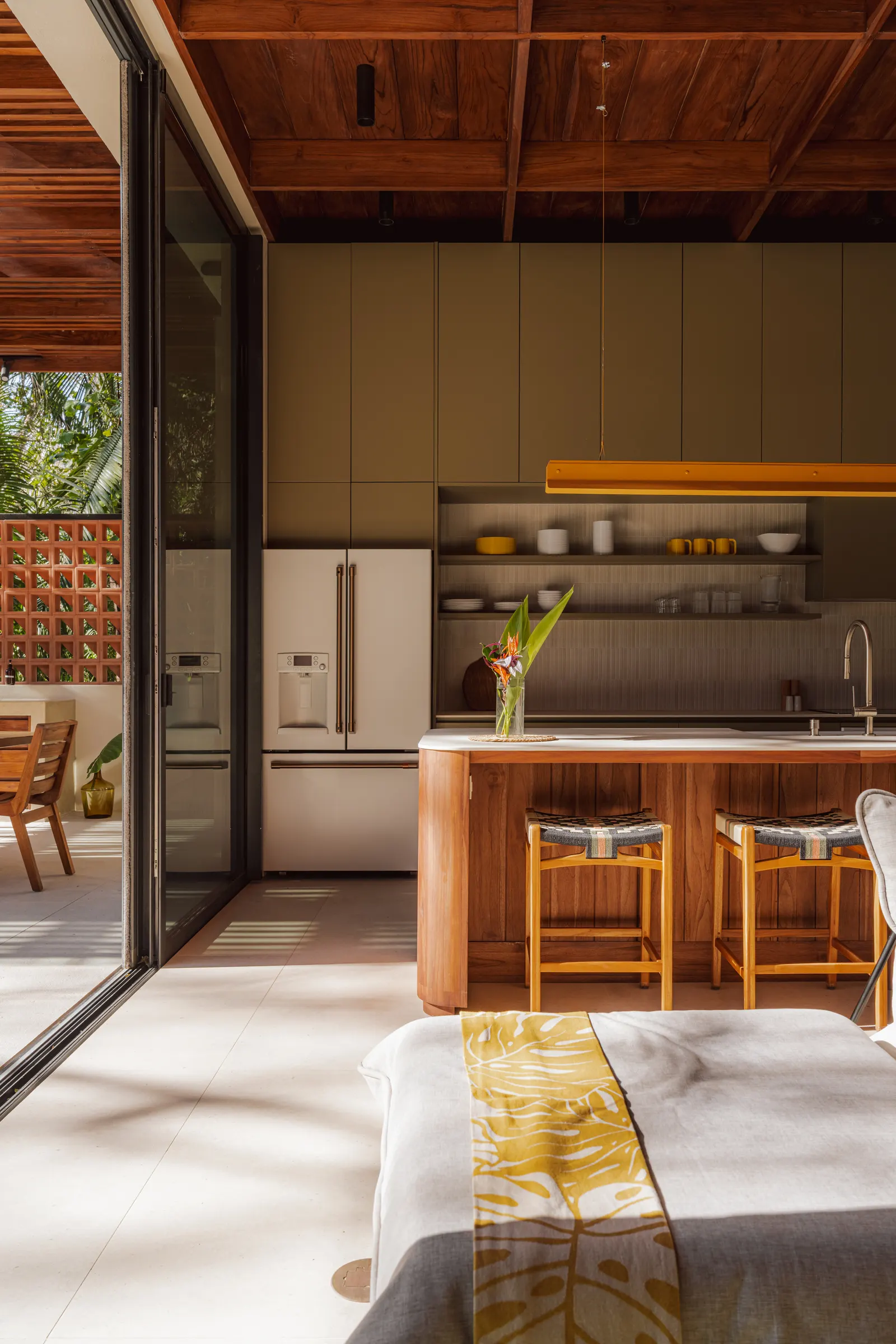 Linea House / Instinto Estudio: две тропические виллы в джунглях Носары