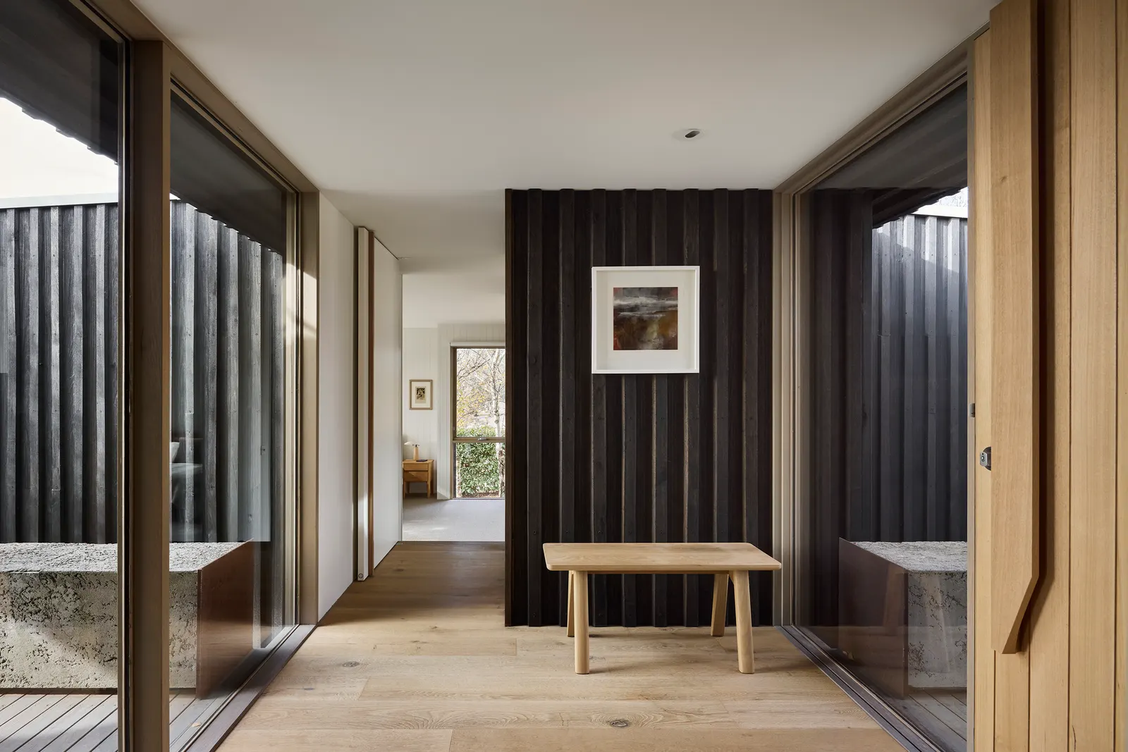 The Plinth House 2 / Luke Stanley Architects