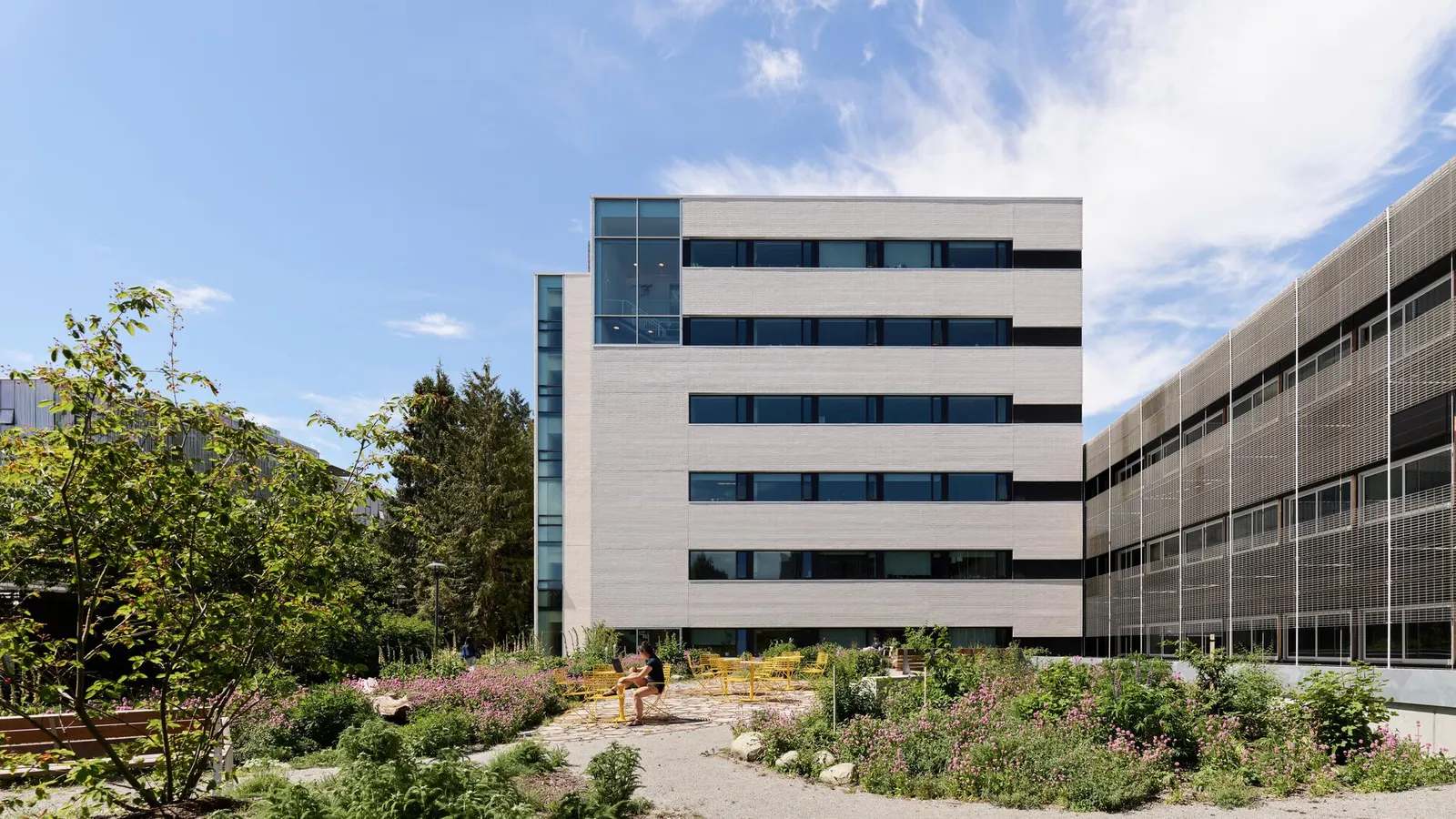 Расширение UBC Biodiversity Centre / Public Architecture + Design