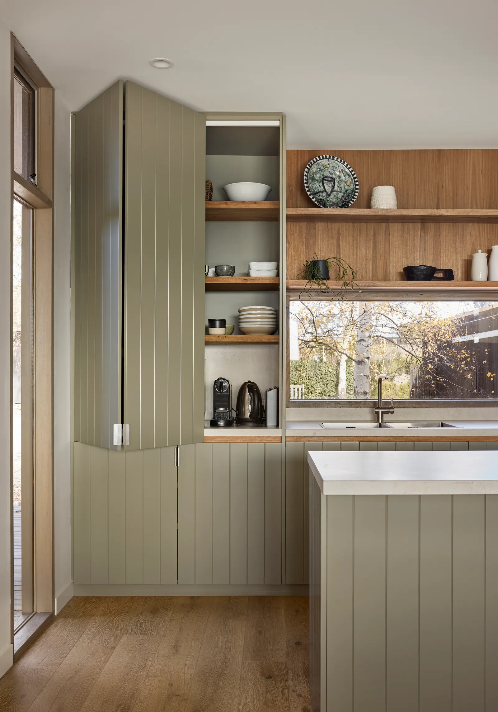 The Plinth House 2 / Luke Stanley Architects