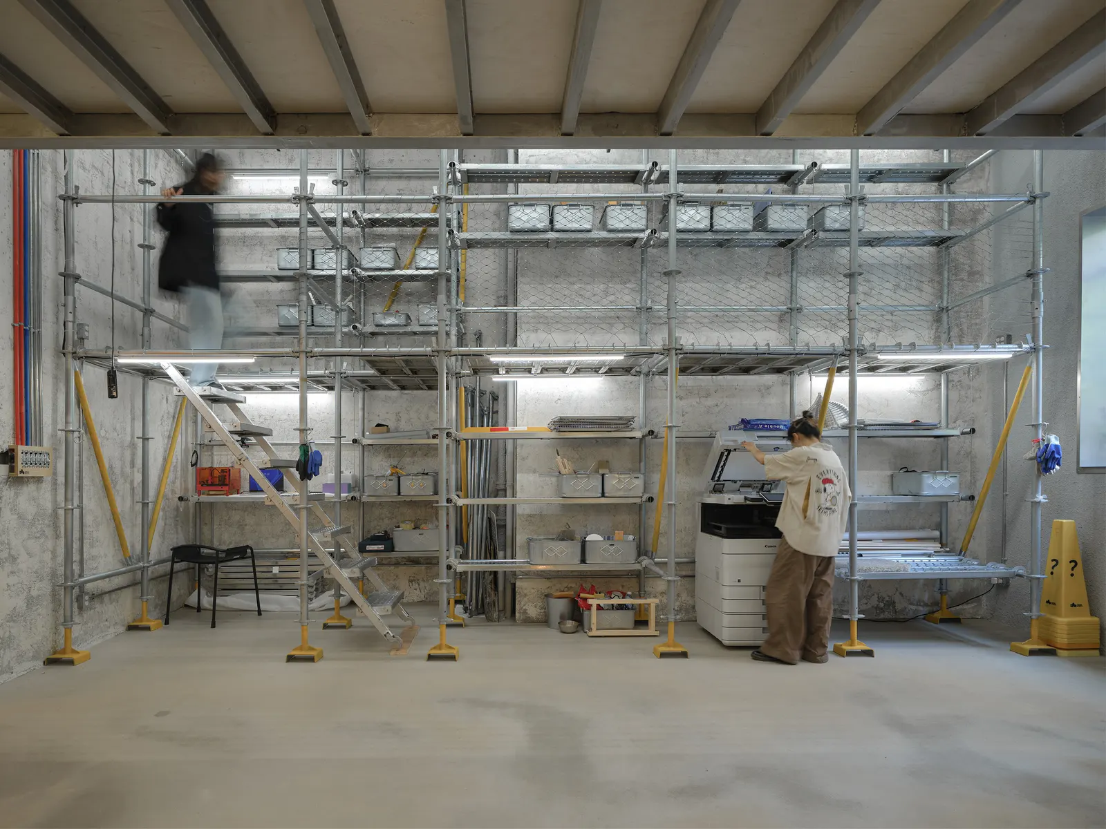 Semi-construction Site Office / ARCHWASTE