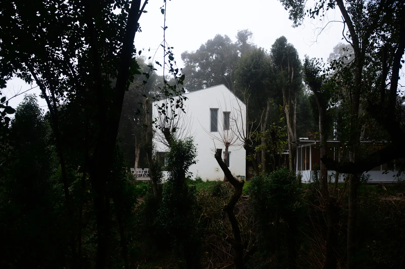 Studio House / Estudio Dupuy — дом-студия на склонах El Cazador