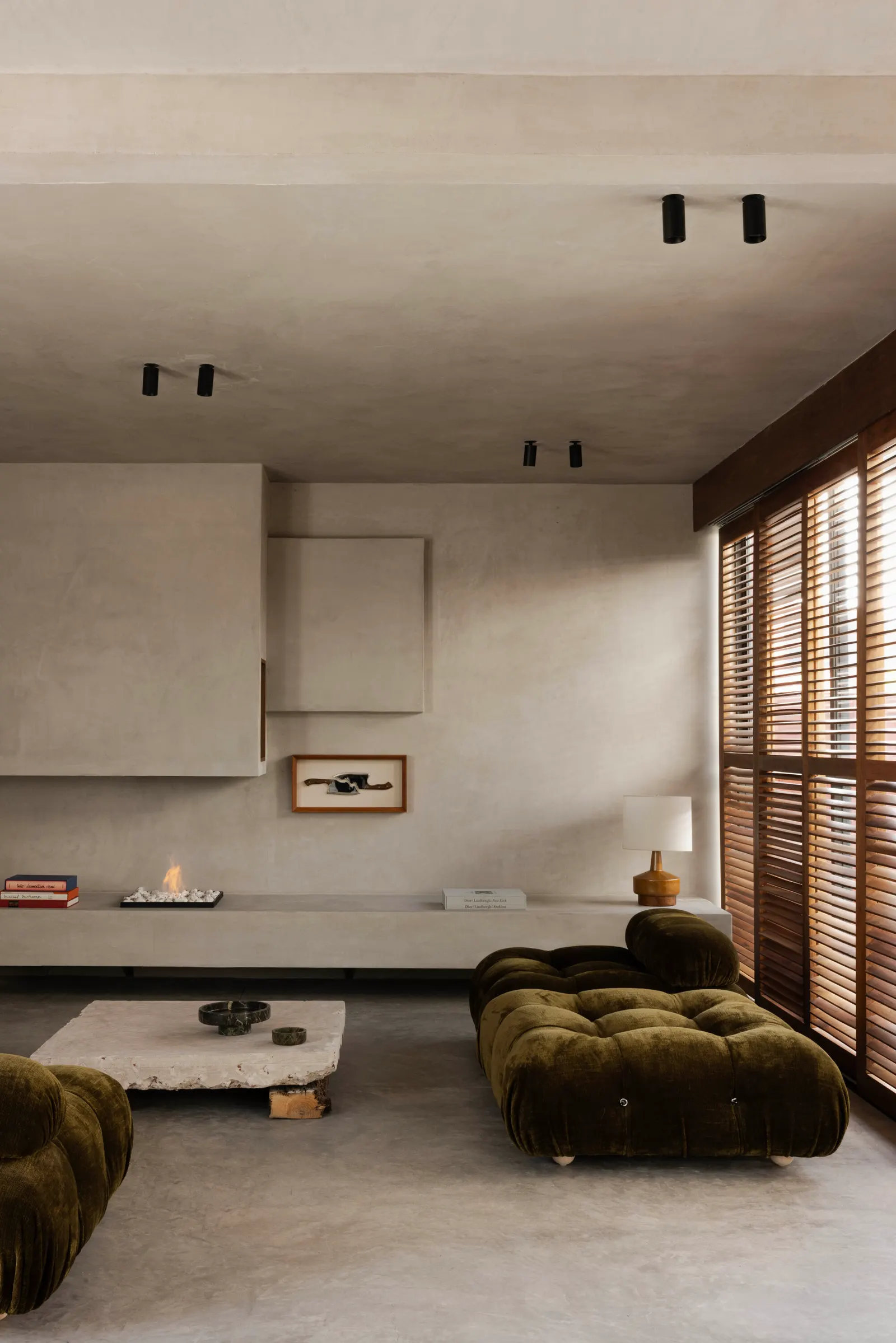 Brutalist Penthouse / Barde + vanVoltt