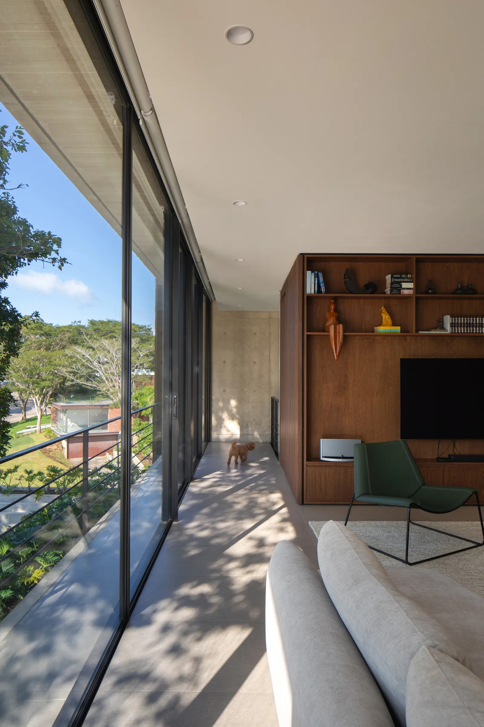 Casa Galería в Санта-Крус-де-ла-Сьерра: дом Sommet, выстроенный по логике рельефа