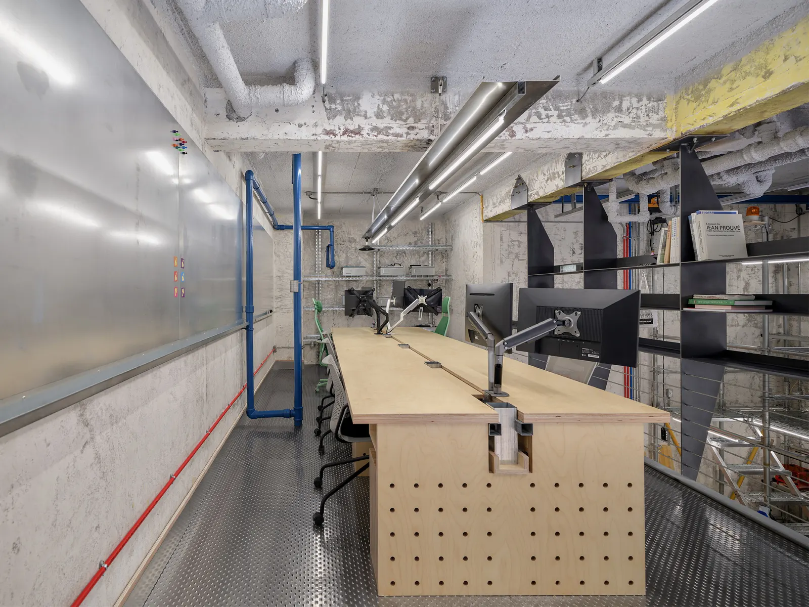 Semi-construction Site Office / ARCHWASTE