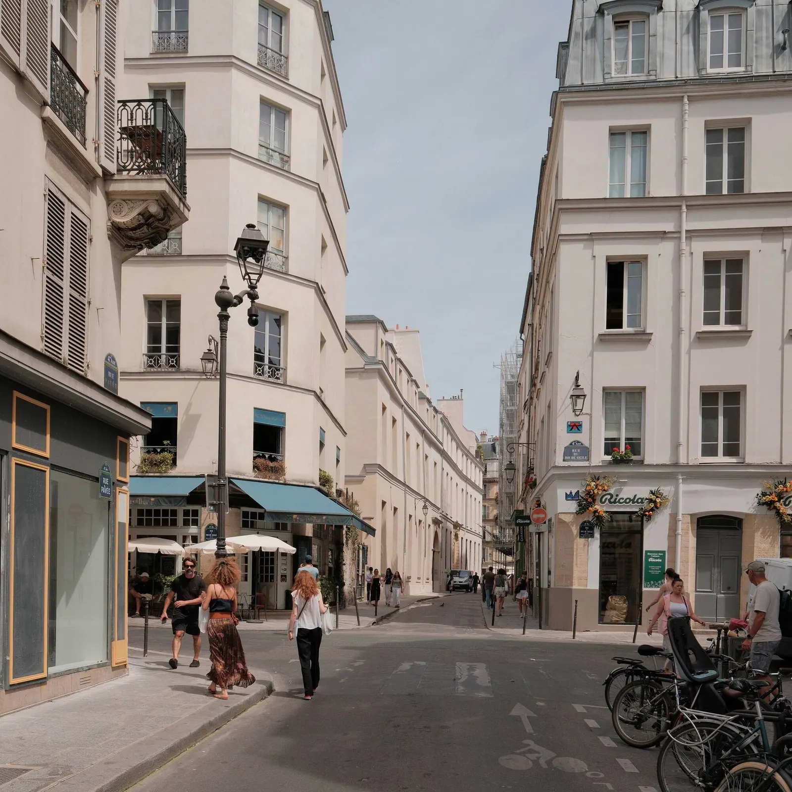 Rue Pavée: реконструкция исторического комплекса в парижском Марэ от MARS Architectes