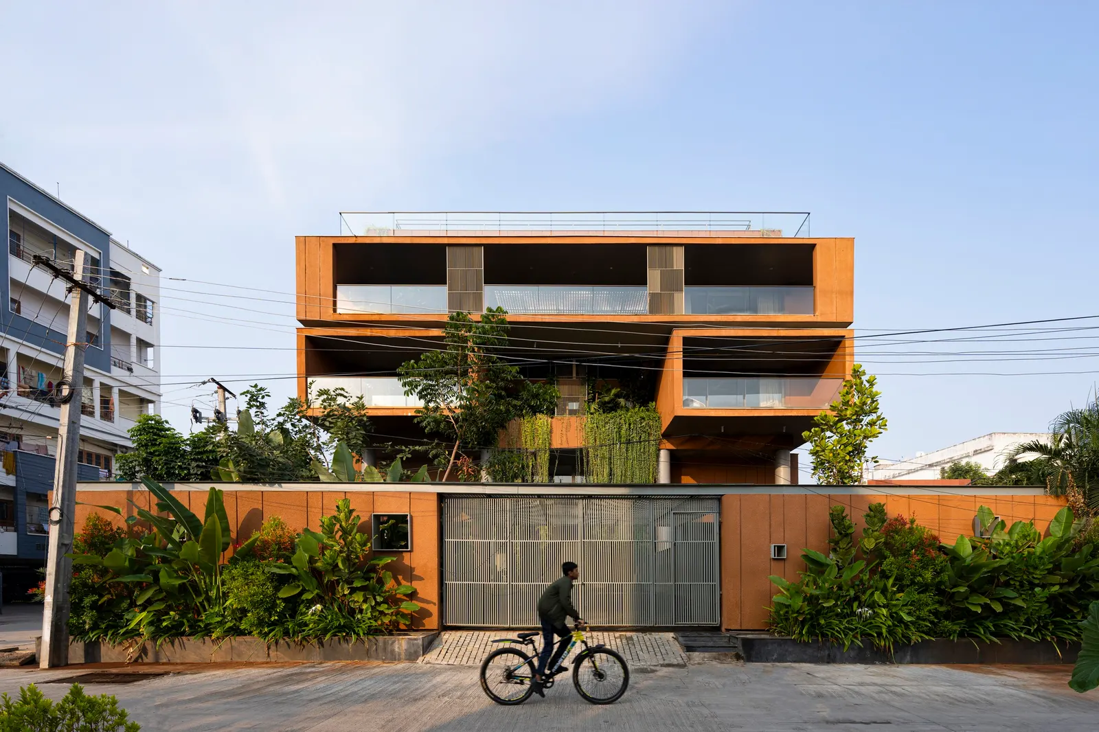 T(errakota) House / Spacefiction Studio