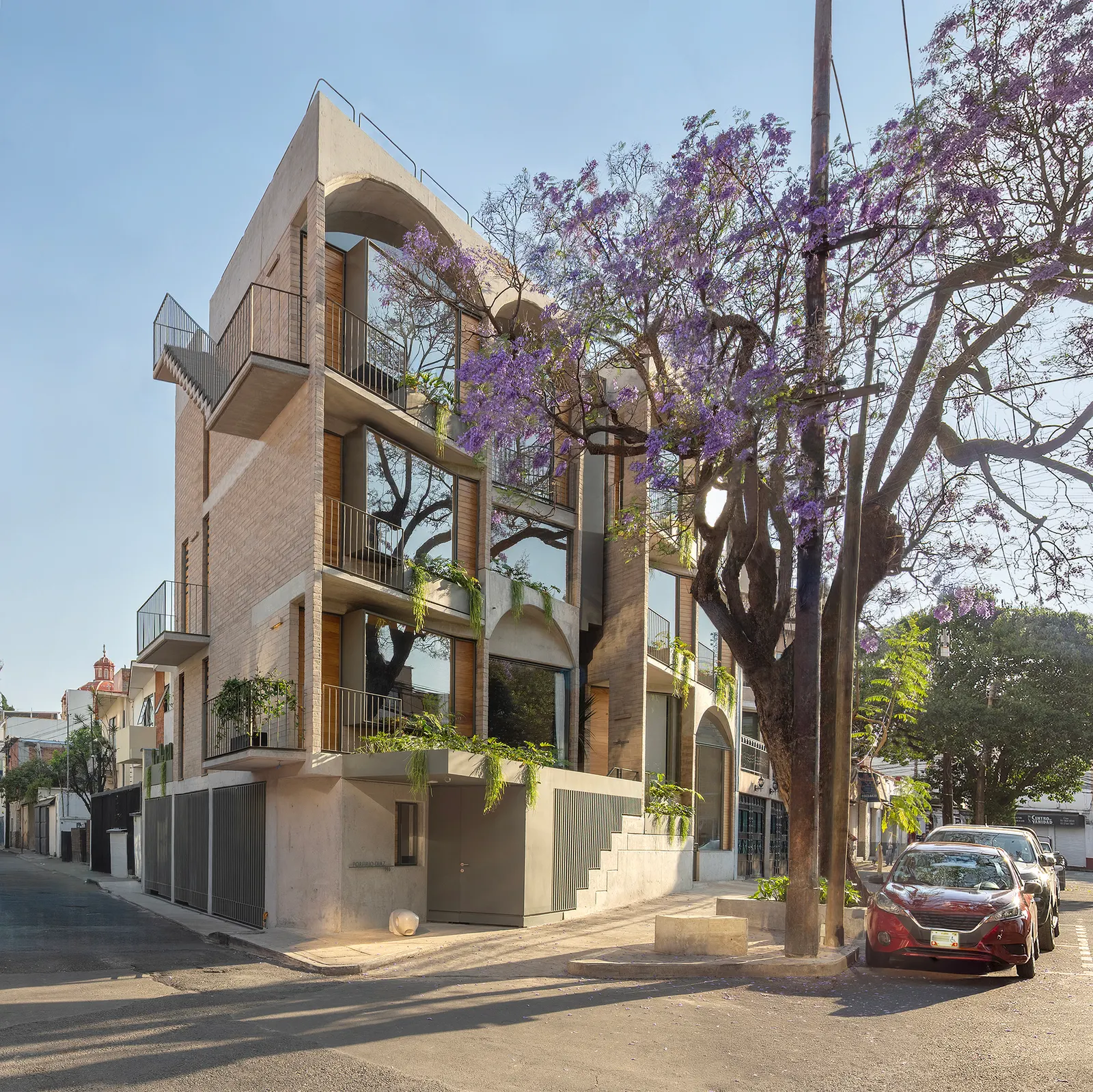 Edificio Porfirio: жилищный комплекс ViGa Arquitectos в Мехико, который уплотняет город без потери идентичности