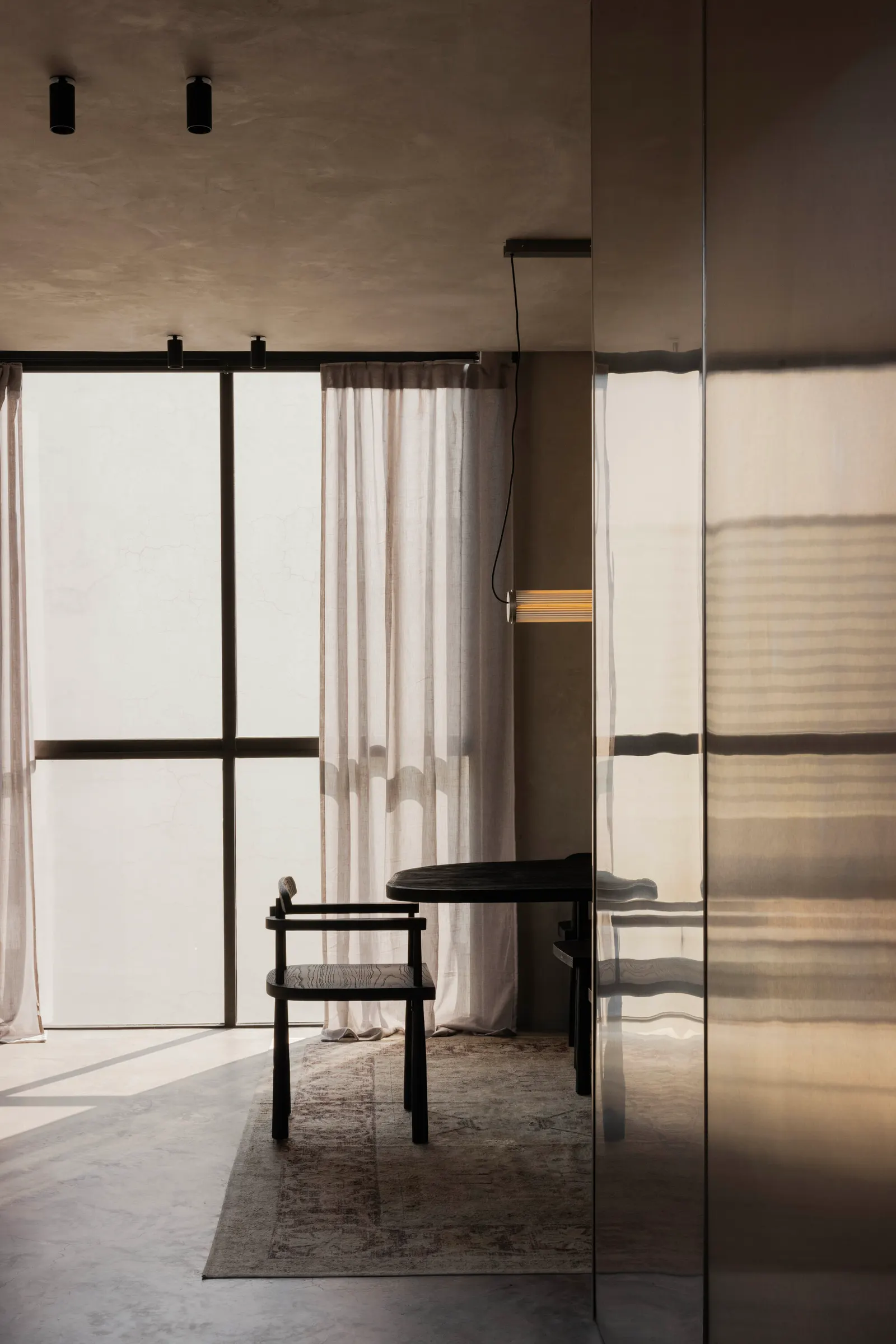 Brutalist Penthouse / Barde + vanVoltt