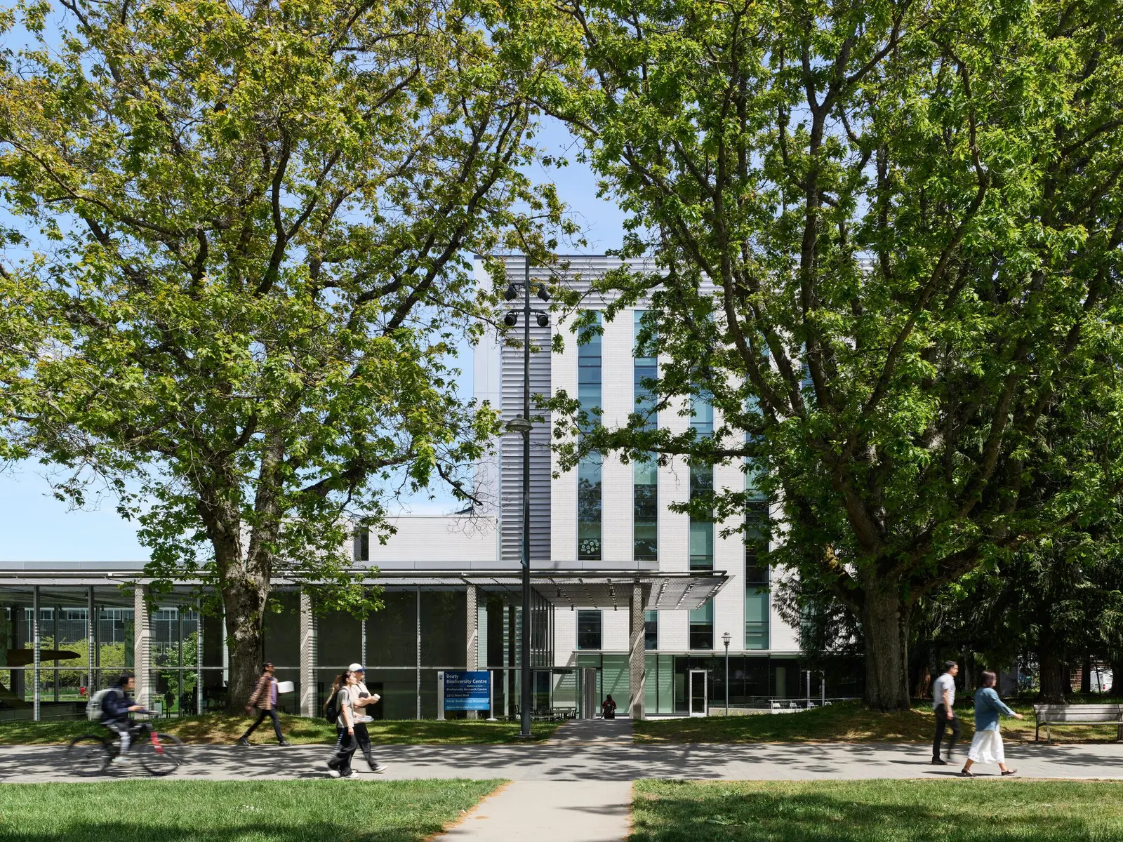 Расширение UBC Biodiversity Centre / Public Architecture + Design