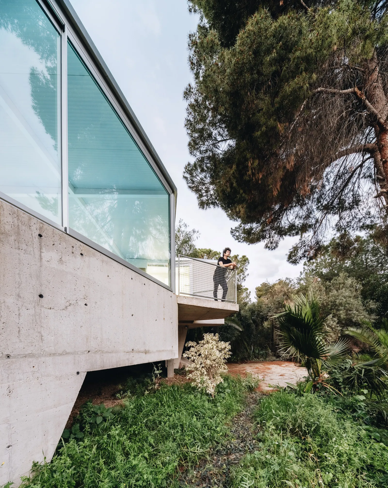 Casa PB16 в Лас-Торрес-де-Котиас: реконструкция и пристройка от ESPECIE arquitectura