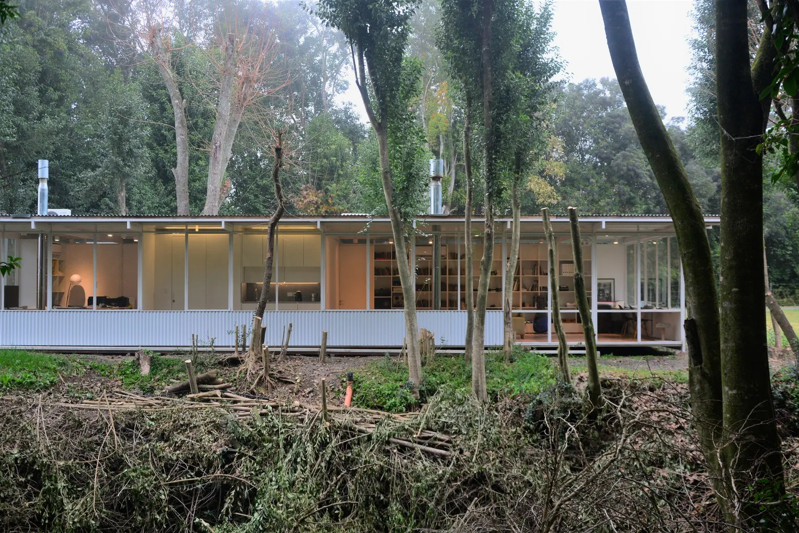 Studio House / Estudio Dupuy — дом-студия на склонах El Cazador