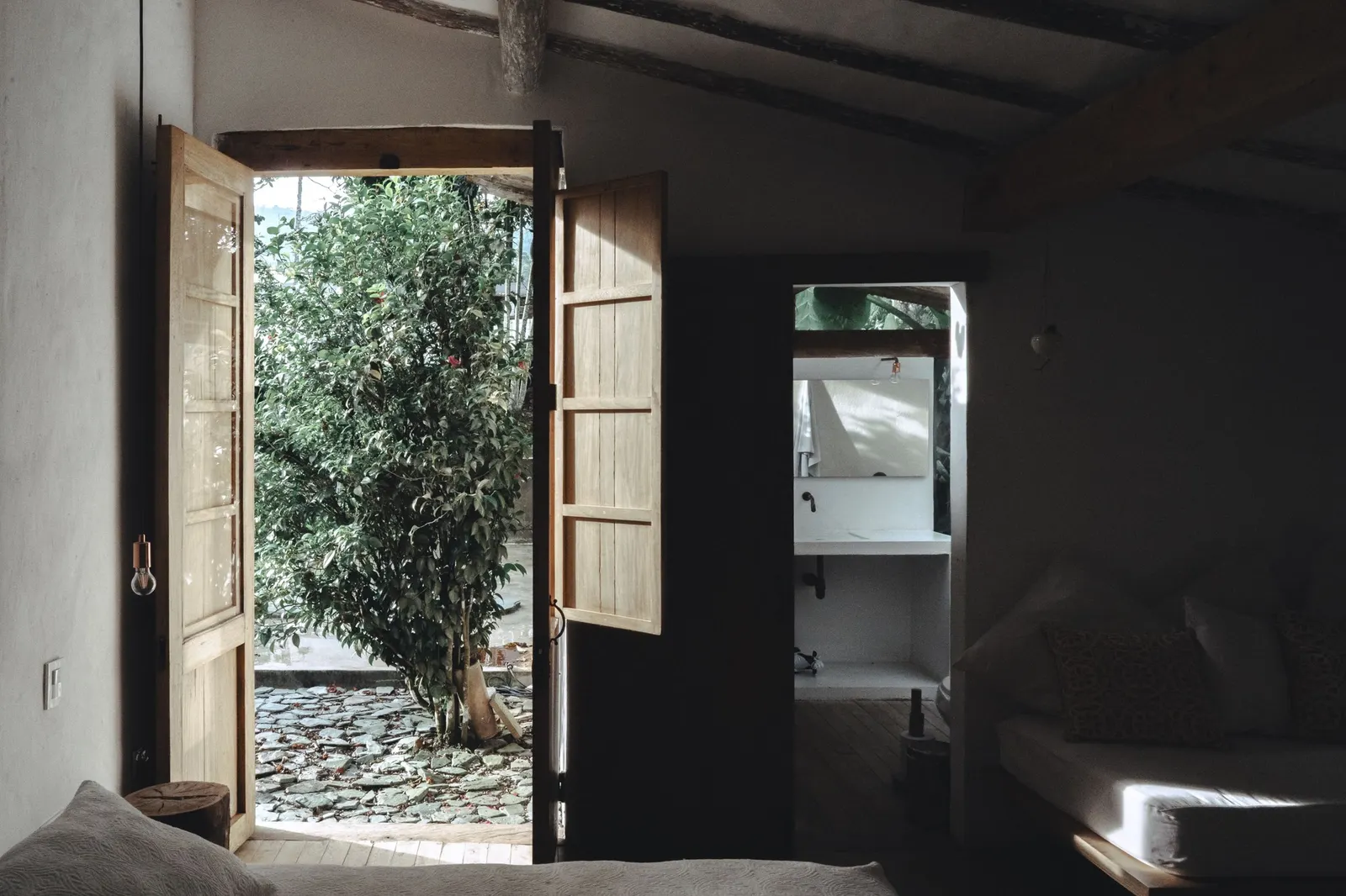 Дом La Alhajuela / Trópico Arquitectura