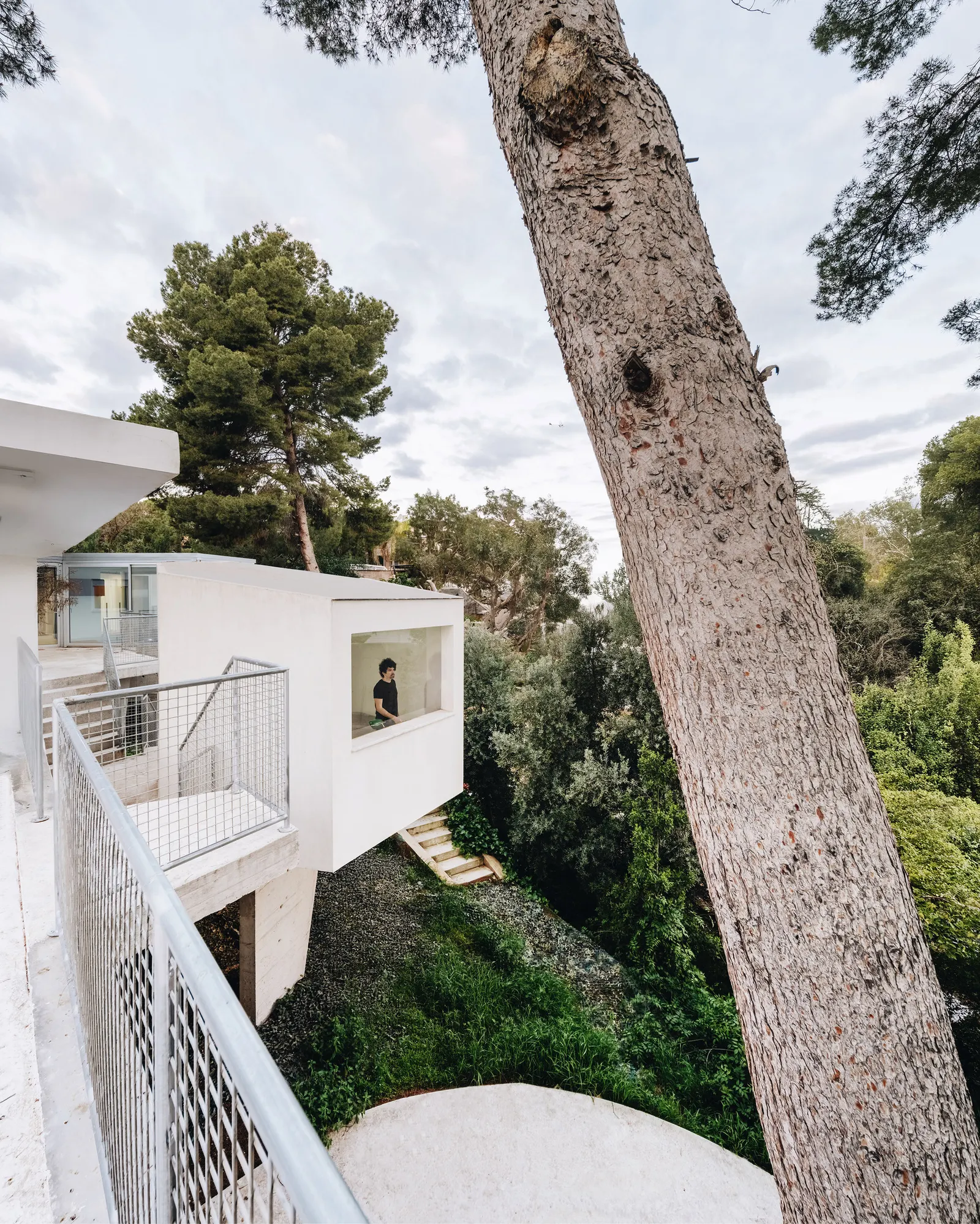 Casa PB16 в Лас-Торрес-де-Котиас: реконструкция и пристройка от ESPECIE arquitectura