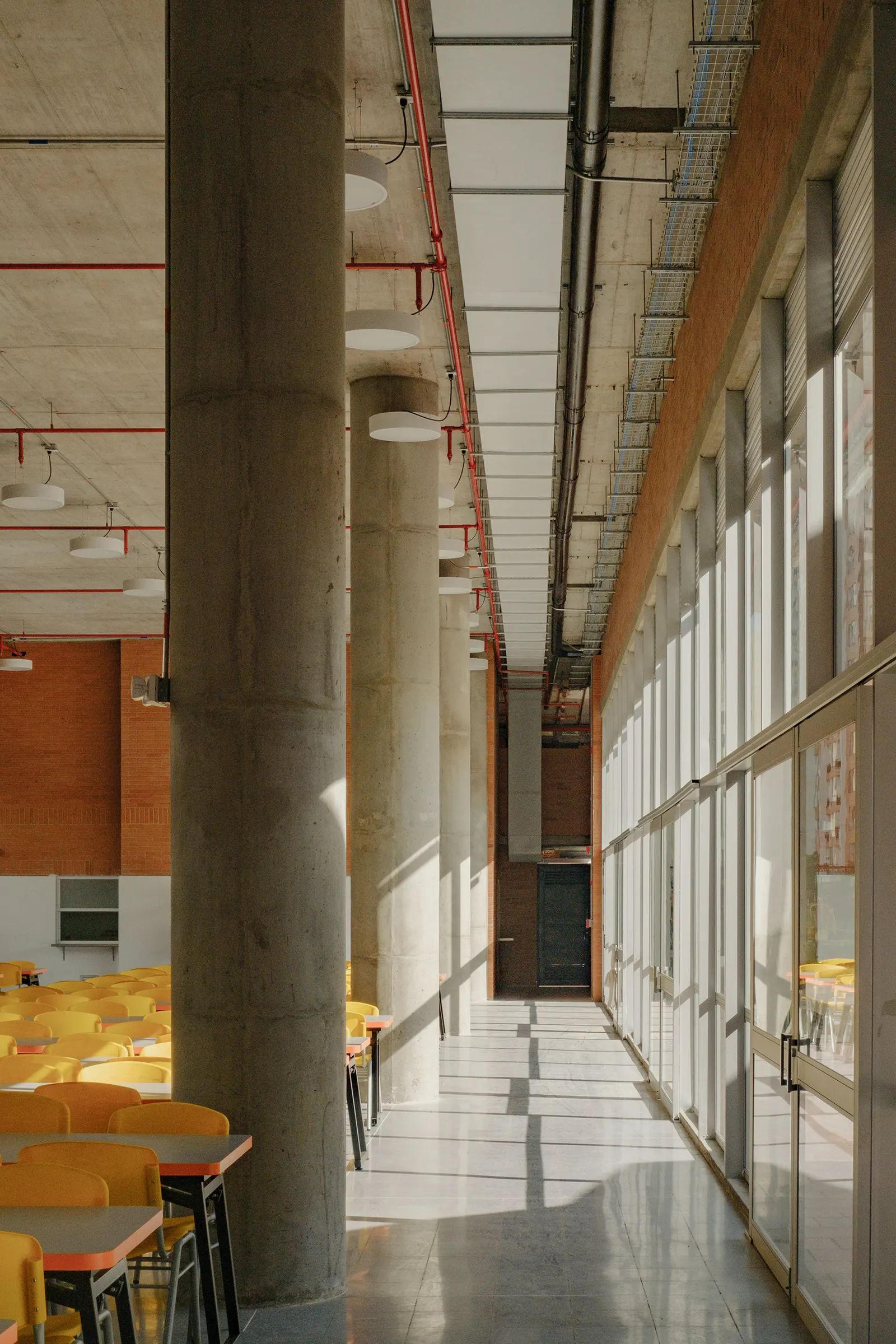 Школа Feliza Bursztyn в Боготе / AR-AR (Martínez Arquitectura)