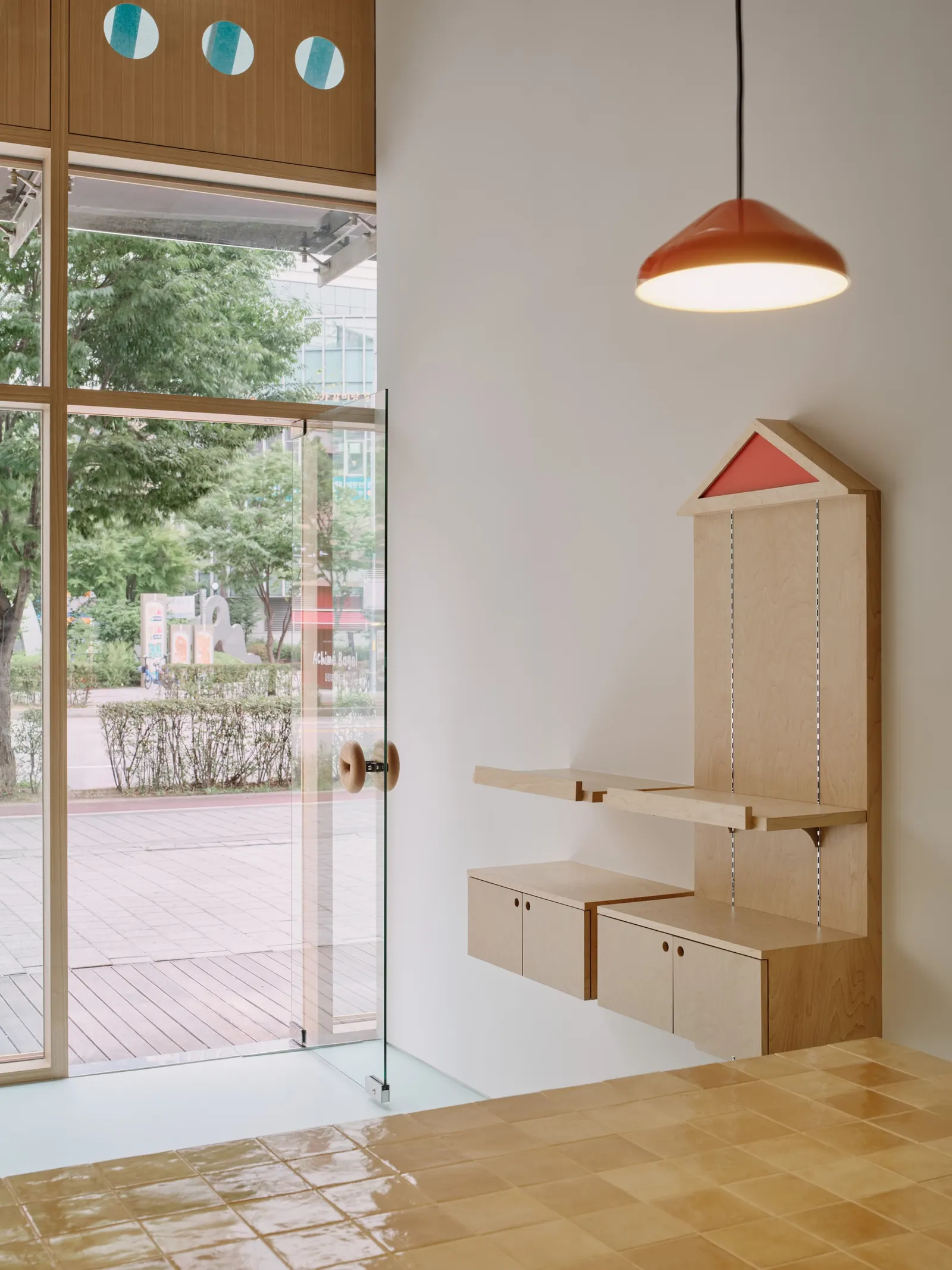Achime Bagel Store / JOJOWORKSHOP