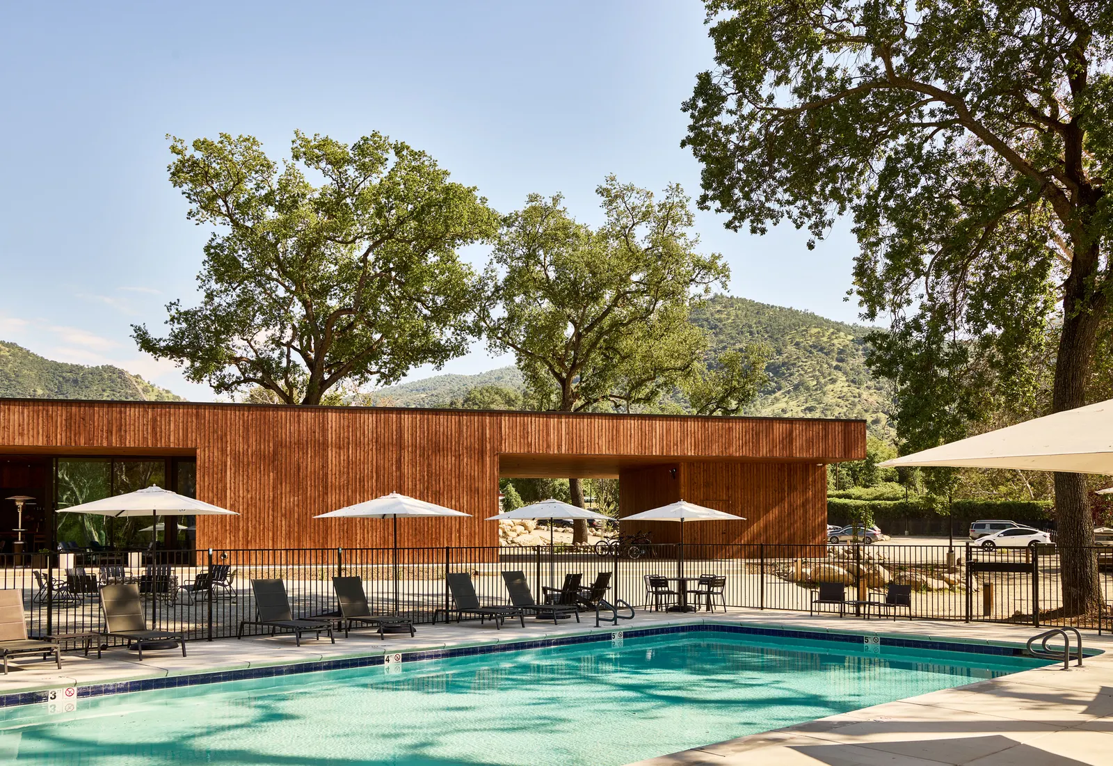 AutoCamp Sequoia / Waechter Architecture