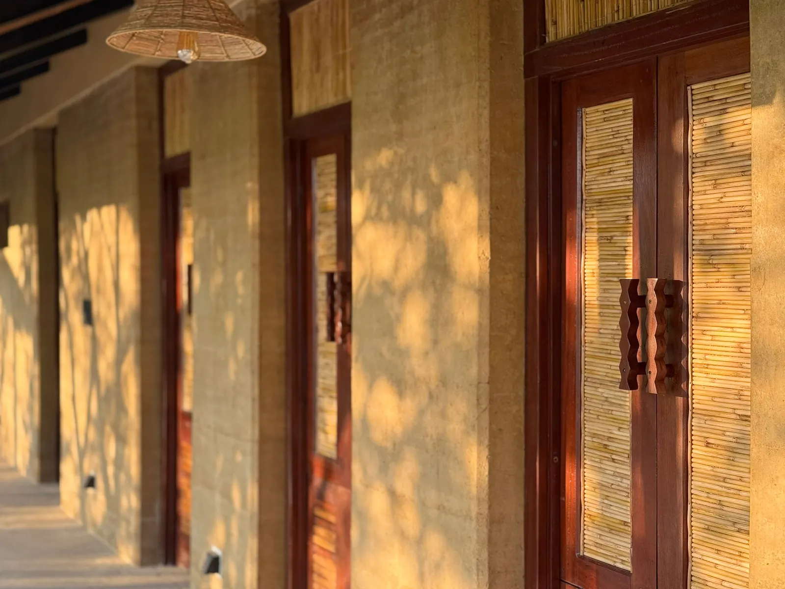 Tiger Track Ecolodge / Building Bureau