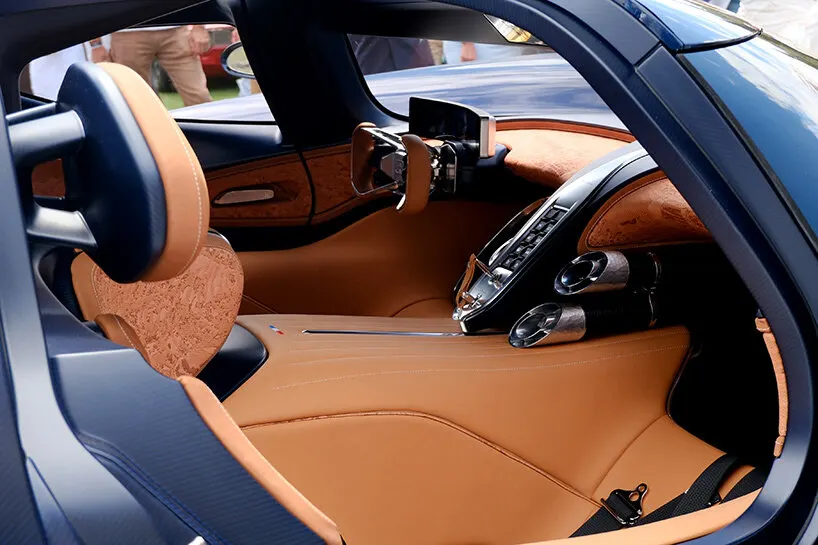 Bugatti Destrier: one-off coachbuilt гиперкар на базе Bolide дебютировал на The Quail