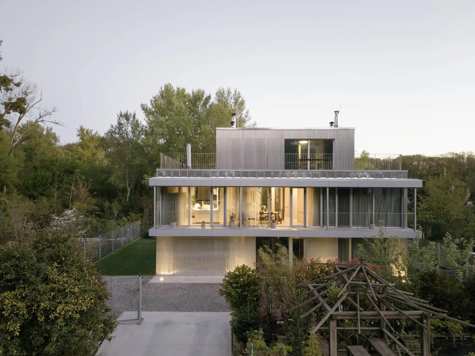 RDH House / Čechvala Architects