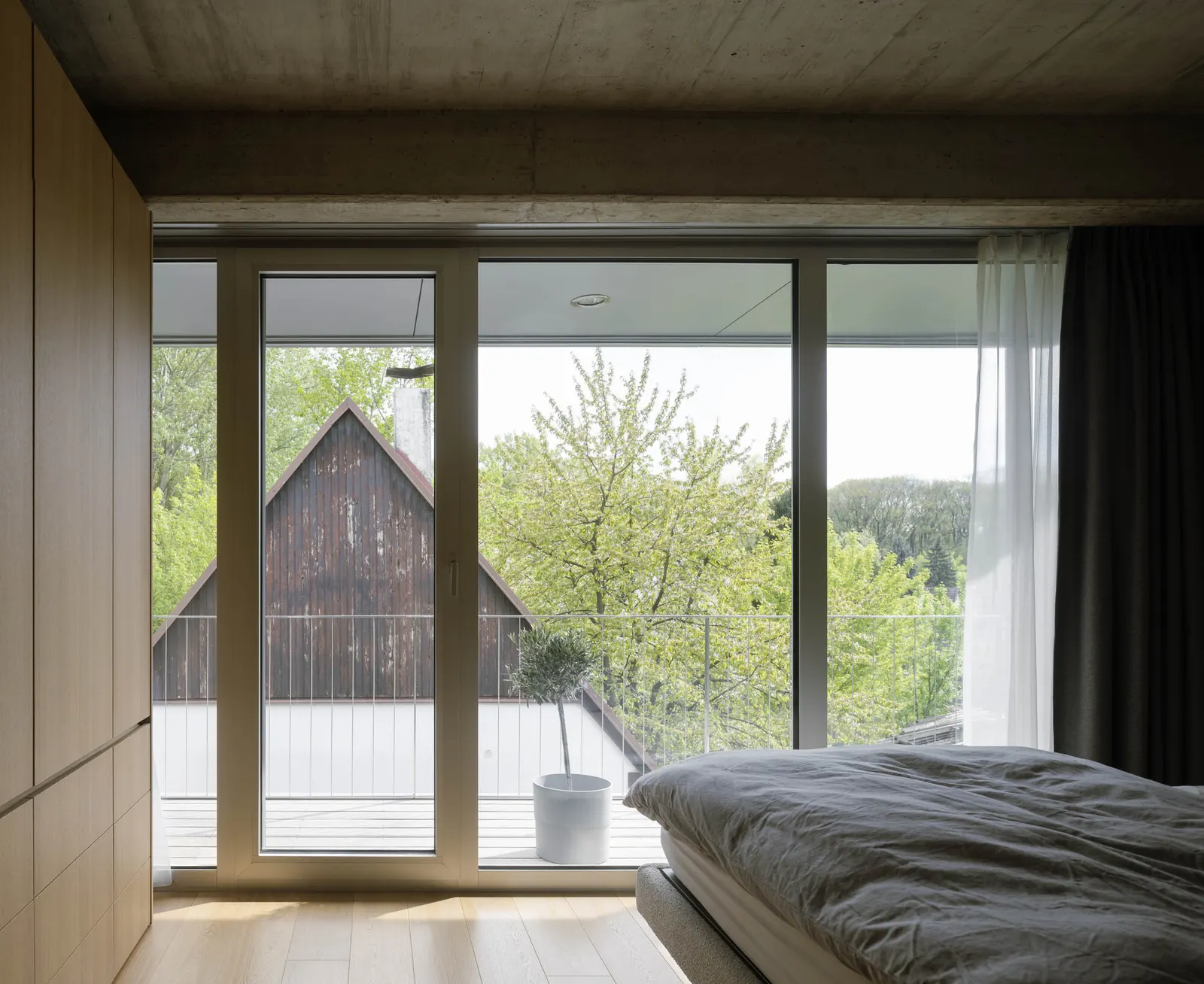 RDH House / Čechvala Architects