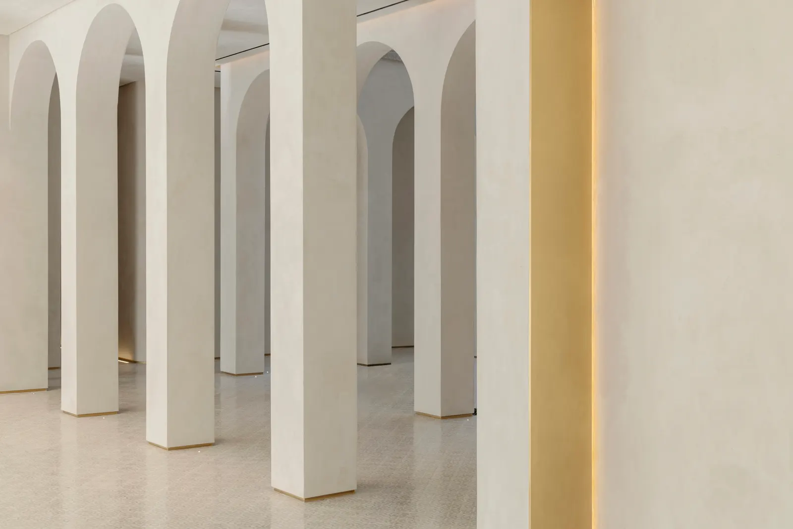 The Plinth House / Cambra Buró
