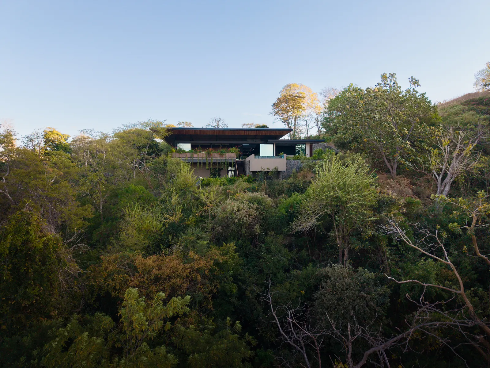 Casa Akíga / Studio Saxe