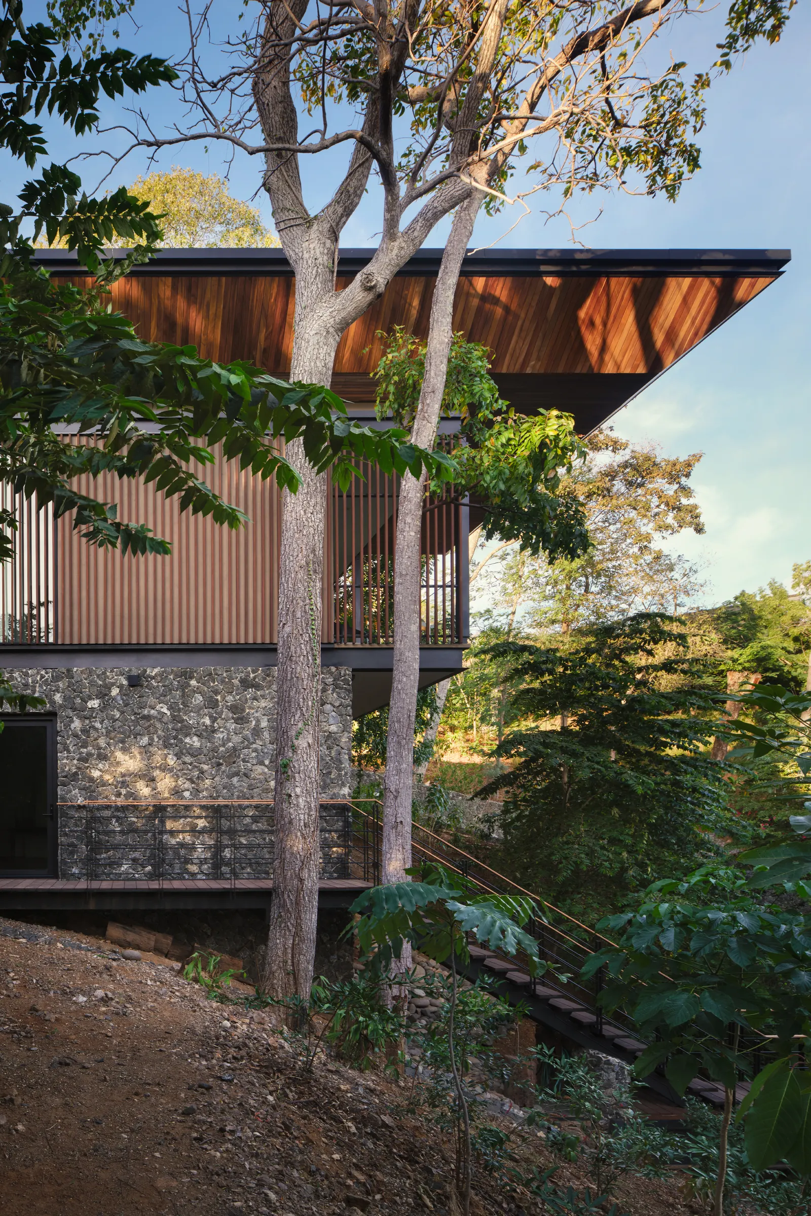 Casa Akíga / Studio Saxe