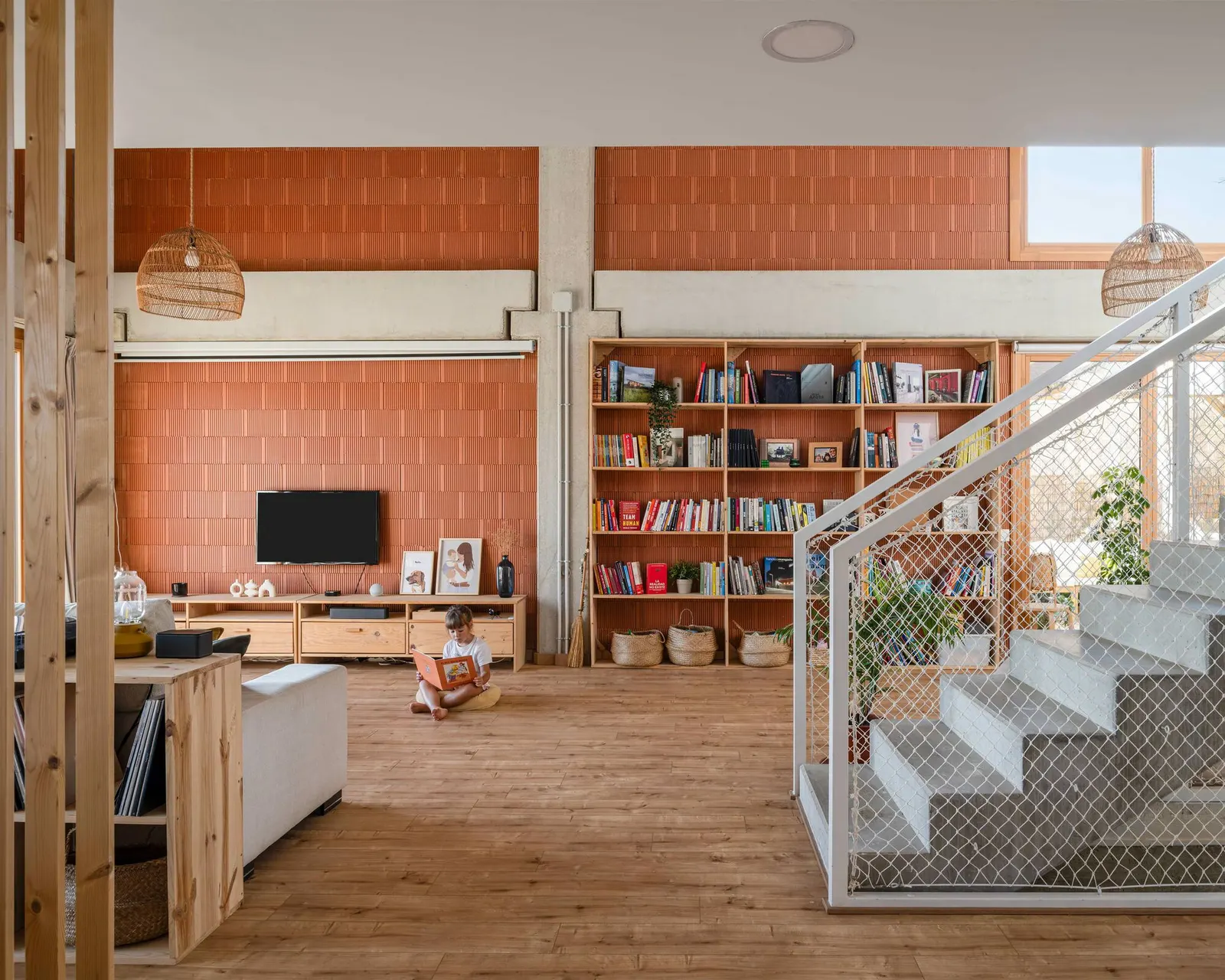 Arlo House / Luis Royon Barea и Andreu Arévalo Llàcer